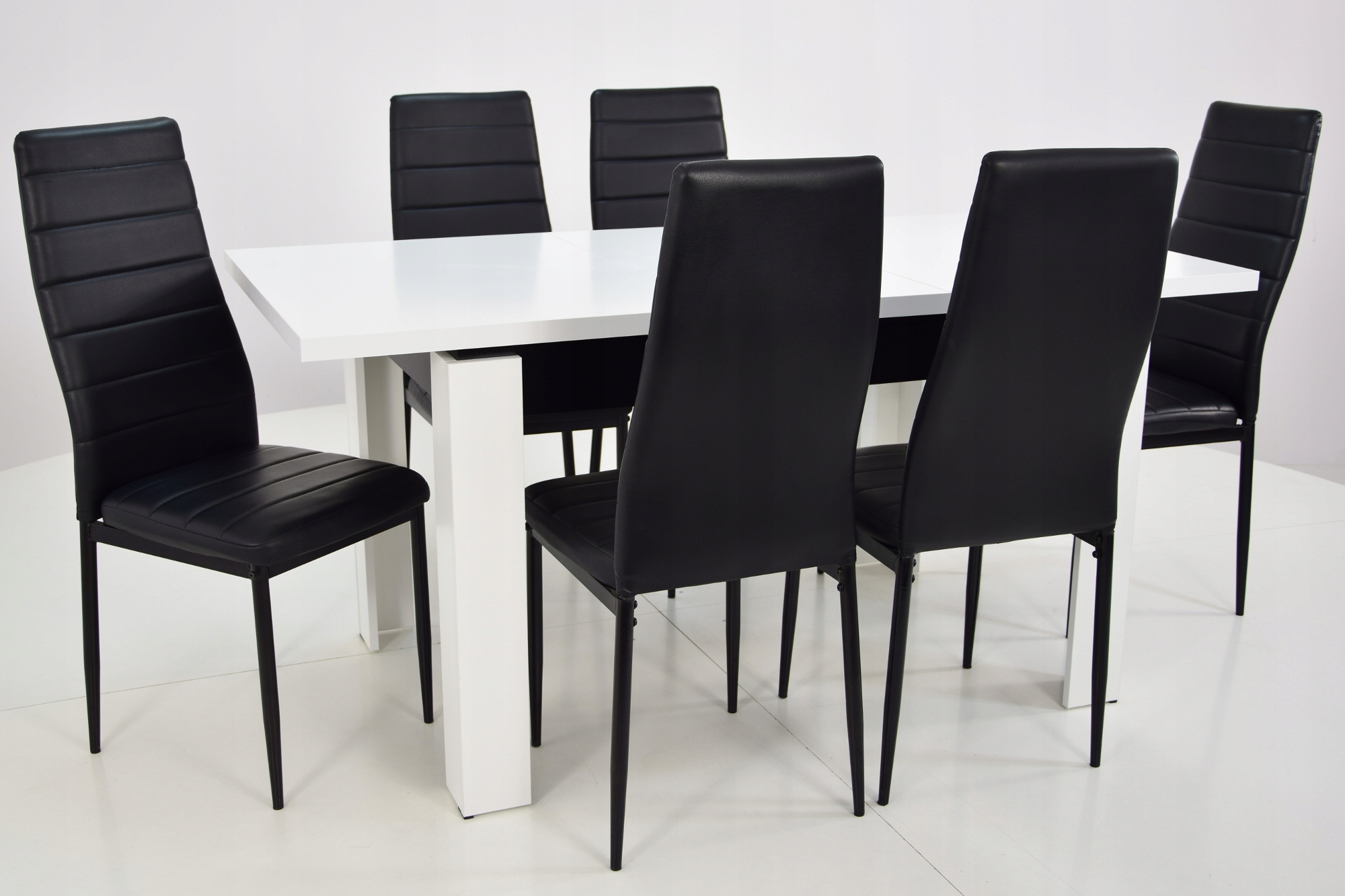 Stół kuchenny rozkładany i 6 krzeseł EKO czarne Liczba elementów w zestawie 7