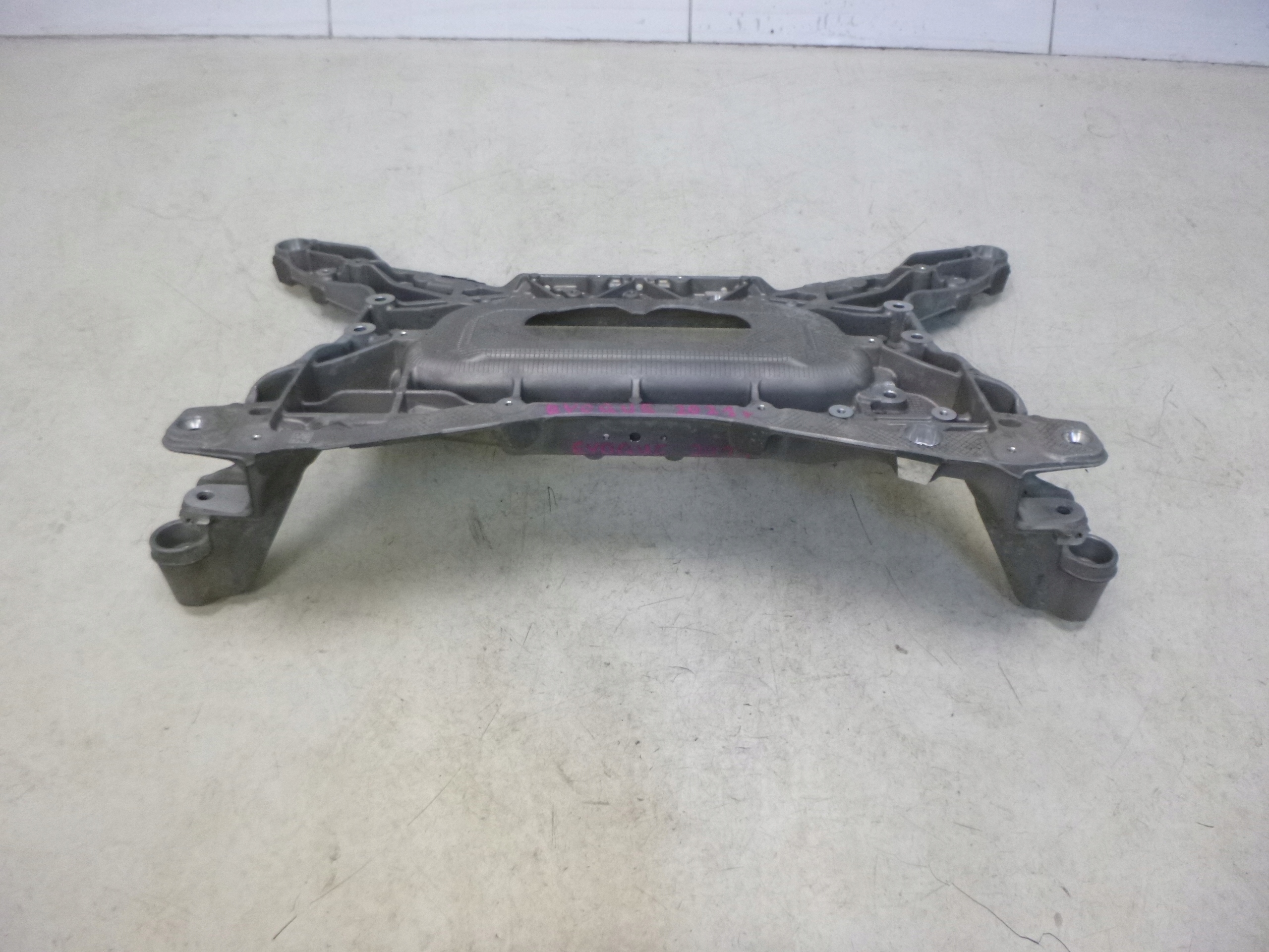 LAND RANGE ROVER EVOQUE subframe axle beam K8D2-5C145 OEM