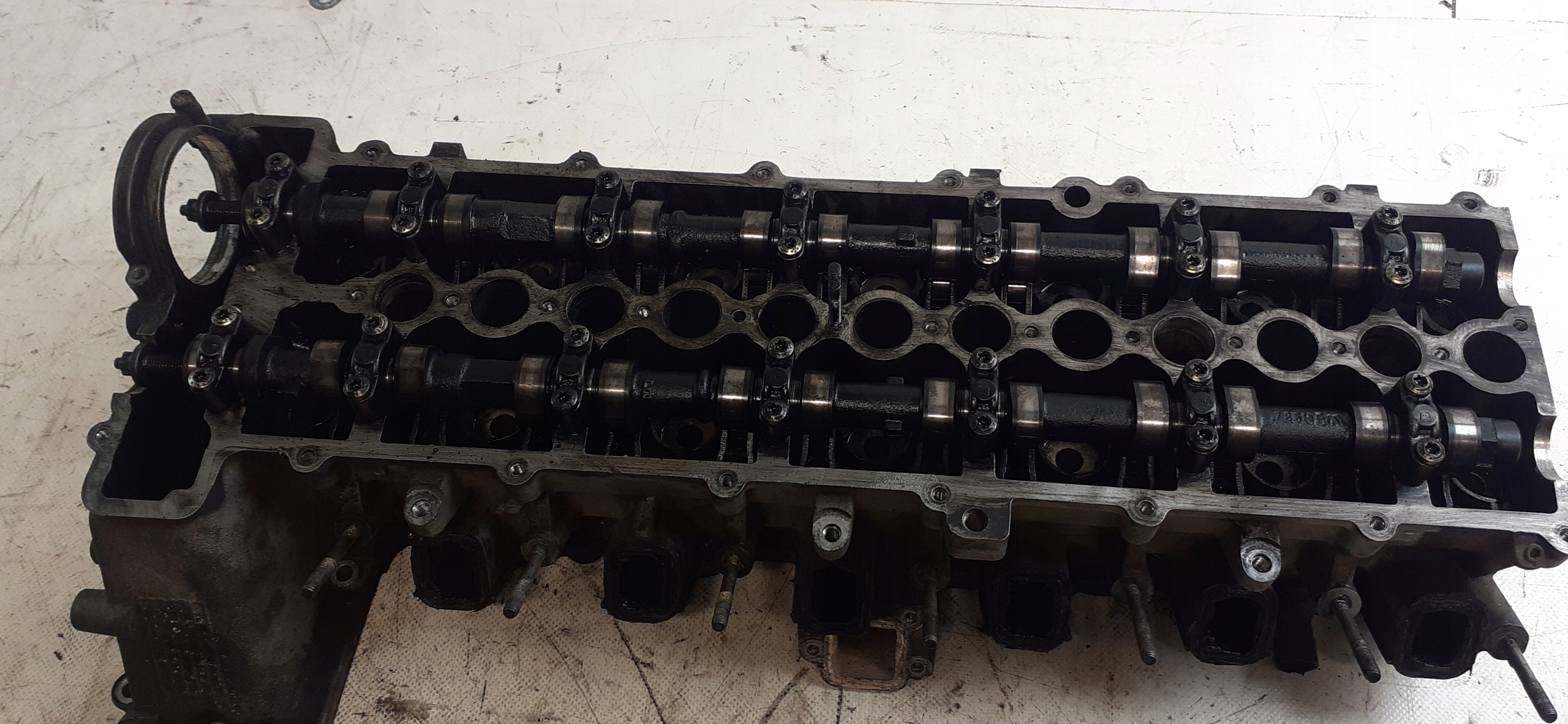 BMW E39 2.5 D 22468759 TESTATA Motore