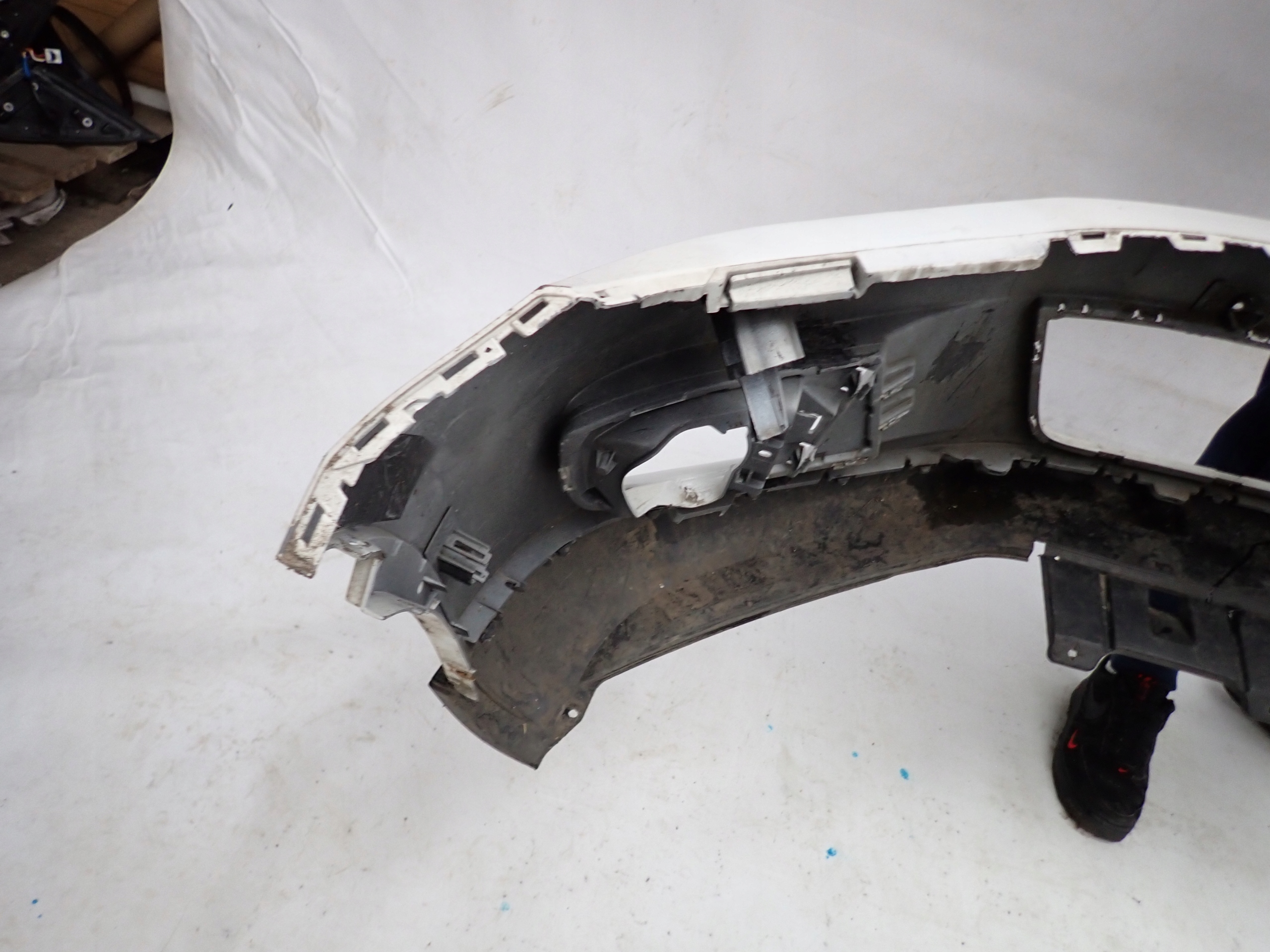 VW TIGUAN and 1 LIFT 11-16 bumper front front 6PDC SPR
