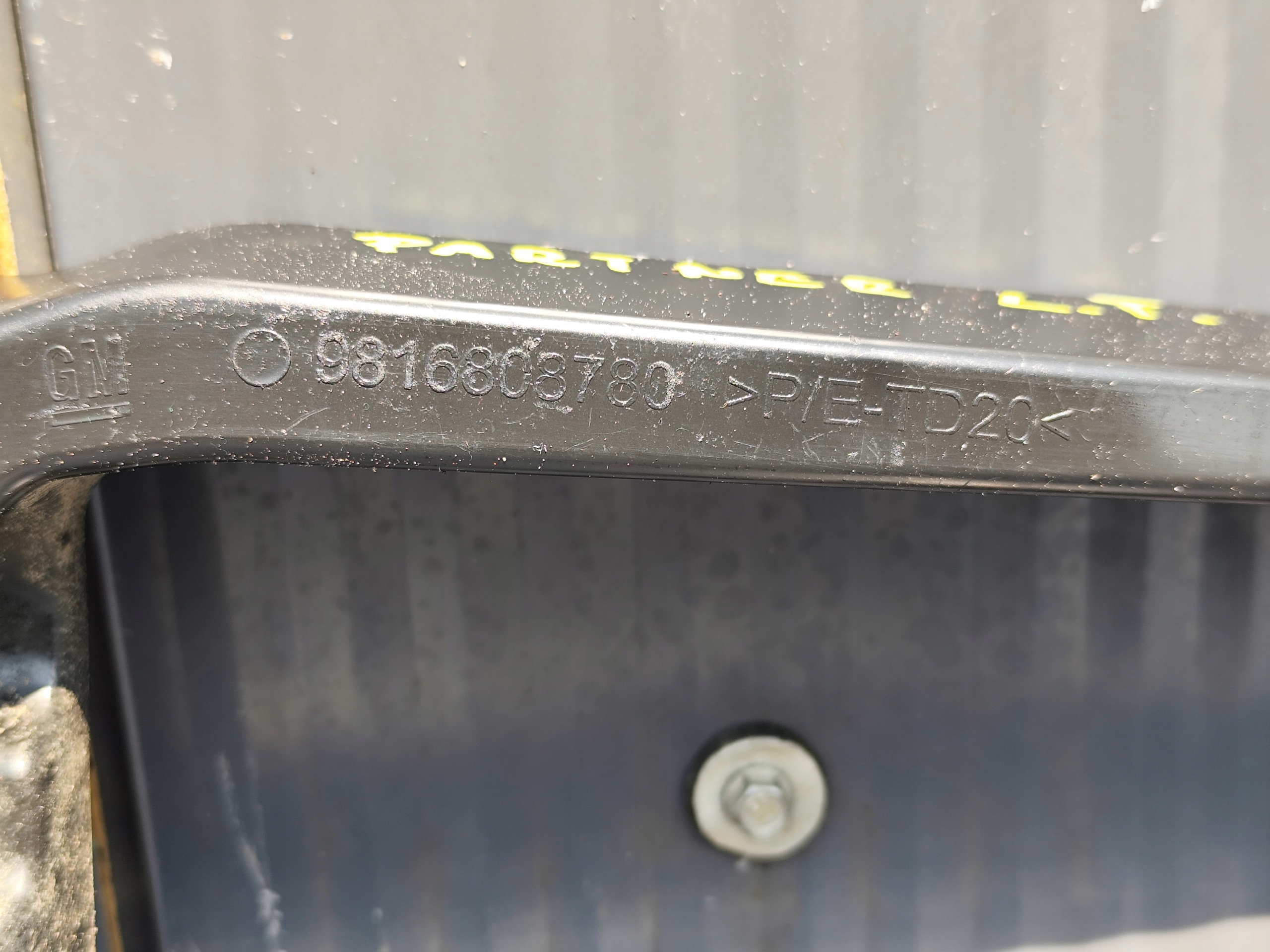PEUGEOT PARTNER IV BERLINGO COMBO bumper bracket left rear part