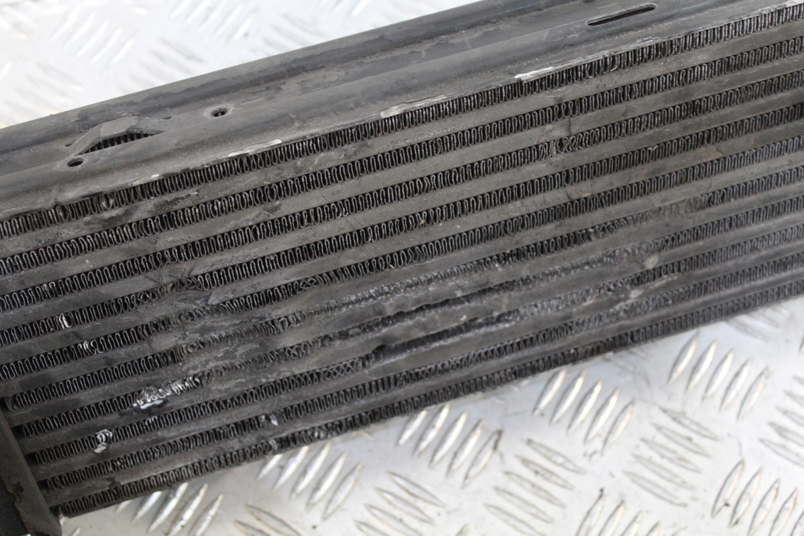 KÜHLER INTERCOOLER LANCIA THEMA II 3,0 CRD
