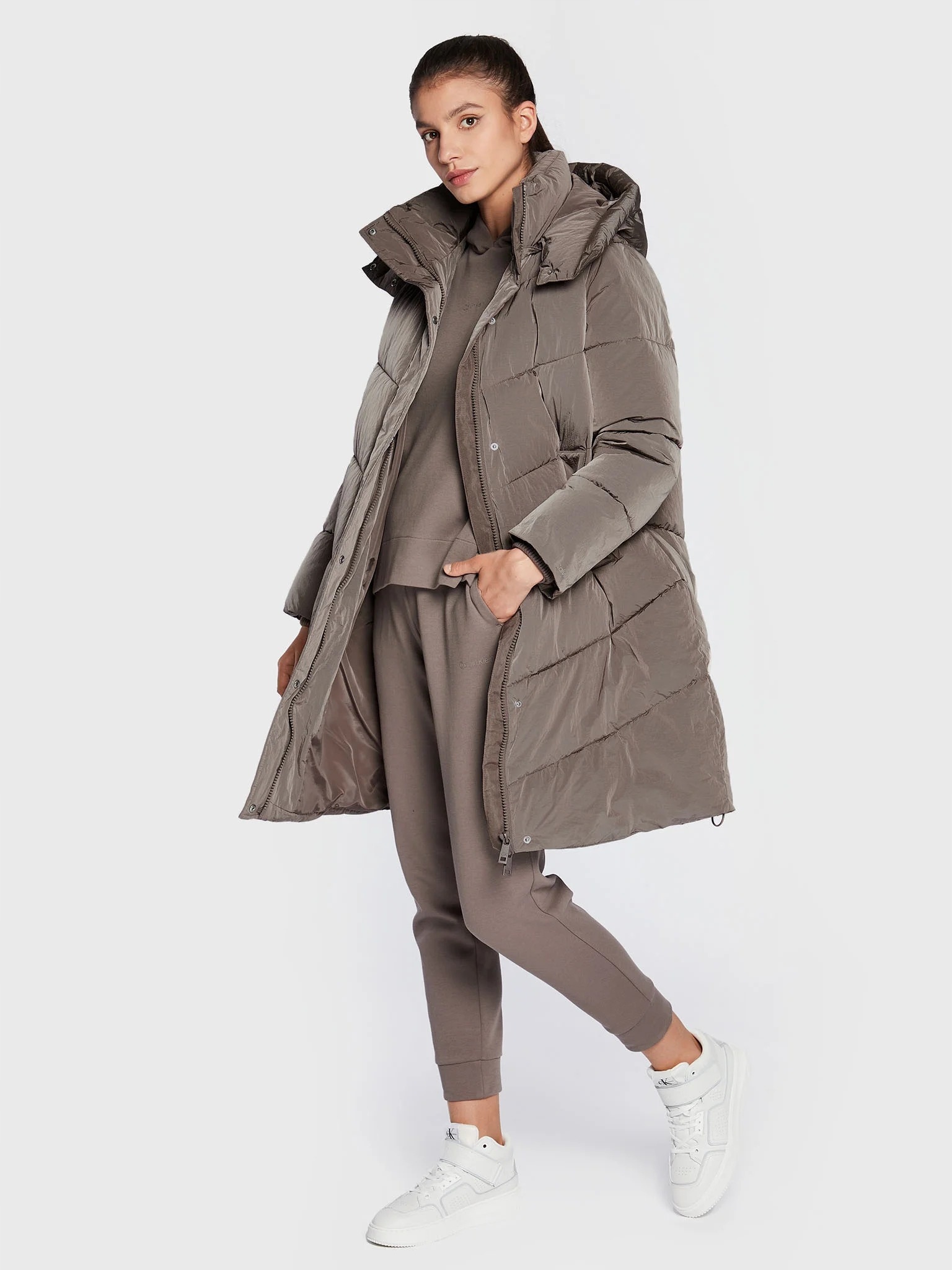 CALVIN KLEIN DÁMSKÁ PÉŘOVÁ BUNDA KABÁT K20K204690 GZE R S M za