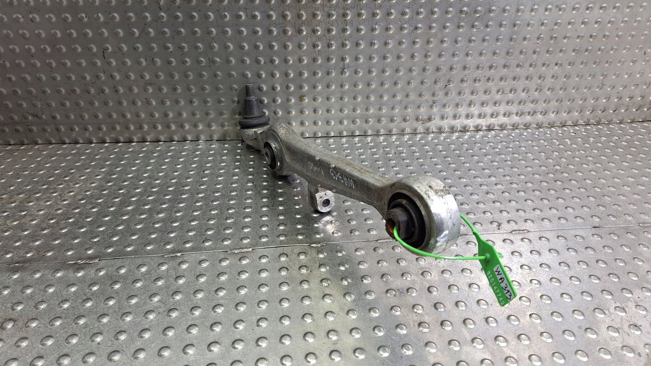 arm right front lower PROSTY AUDI A4 B5 A6 C5 A8 D2 PASSAT B5 SUPERB and