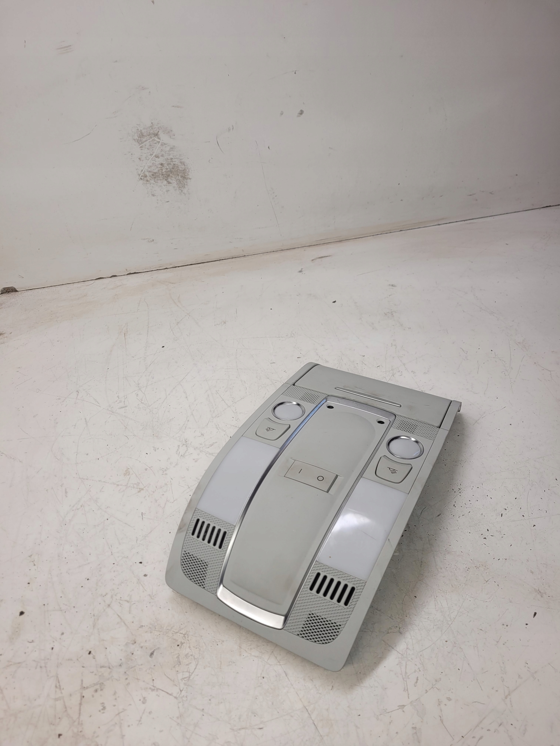 light OSWIETLENIE cabs AUDI A6 C6 4F0947135BP