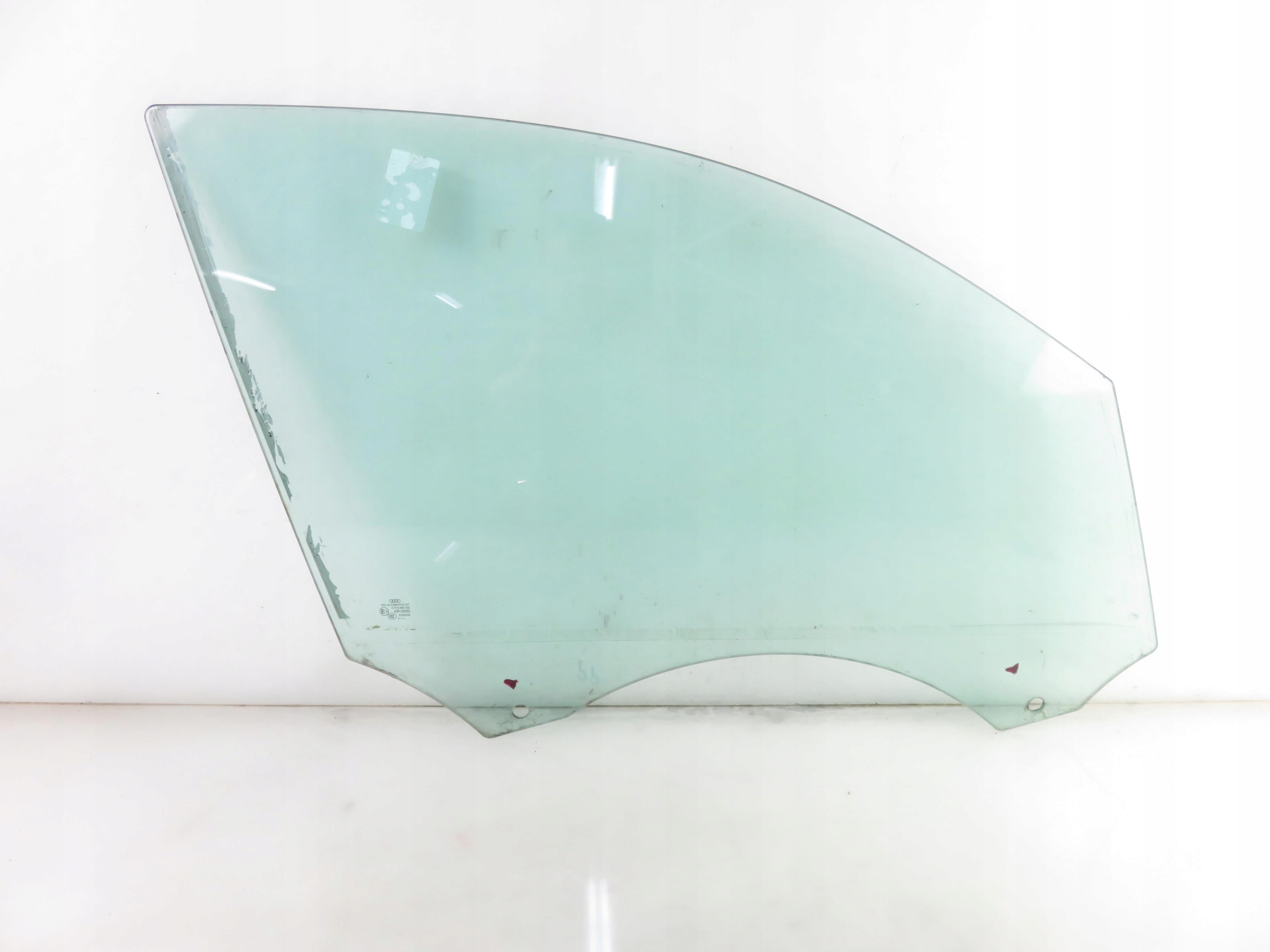 СТЕКЛО ПРАВА ПЕРЕДНЯЯ AUDI Q5 r)