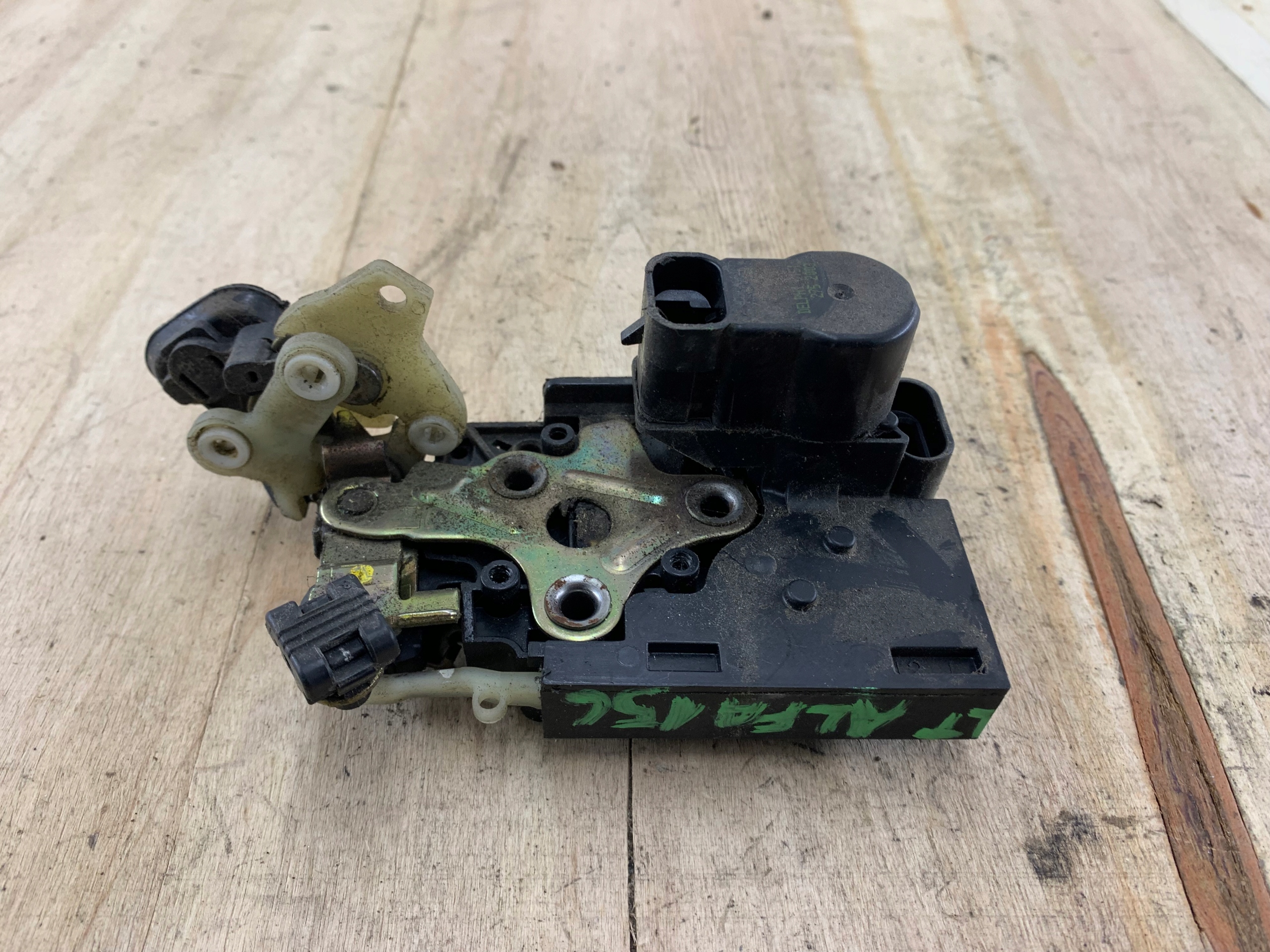 ALFA ROMEO 156 lock door left rear part