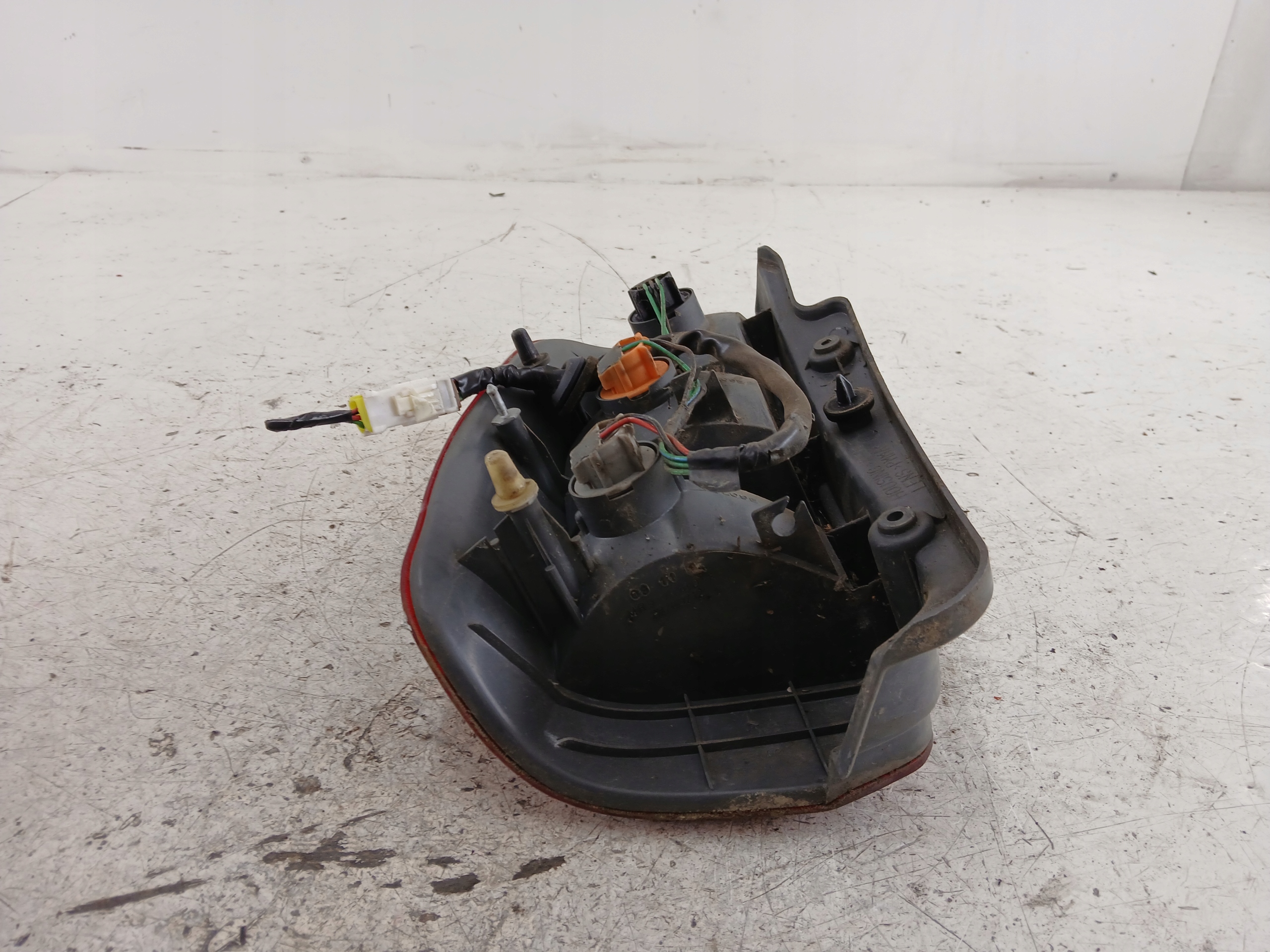 MITSUBISHI SPACE STAR and light right rear part