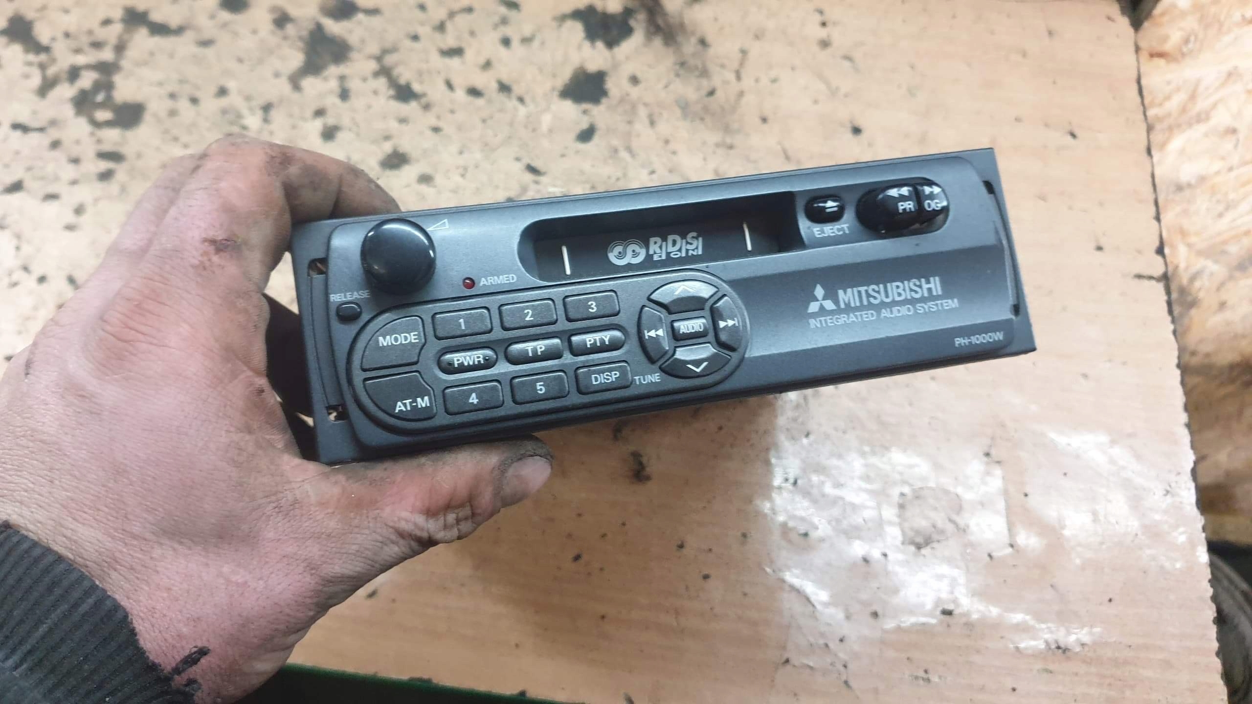 PINI85 - MITSUBISHI PAJERO PININ РАДІО КАСЕТНИЙ ЗАВОД