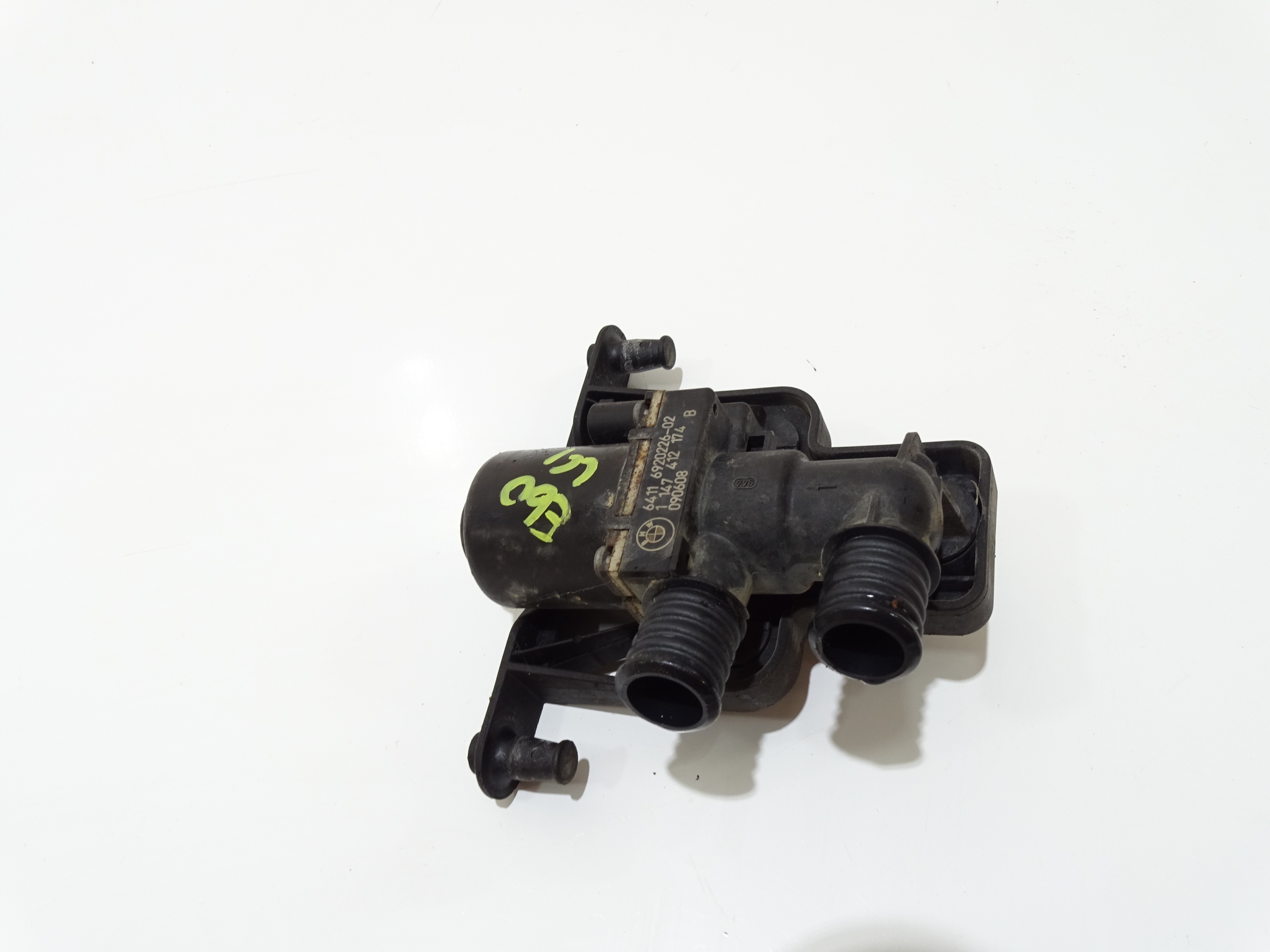 BMW E60 E61 Électrovanne Pompe d’eau 6920226