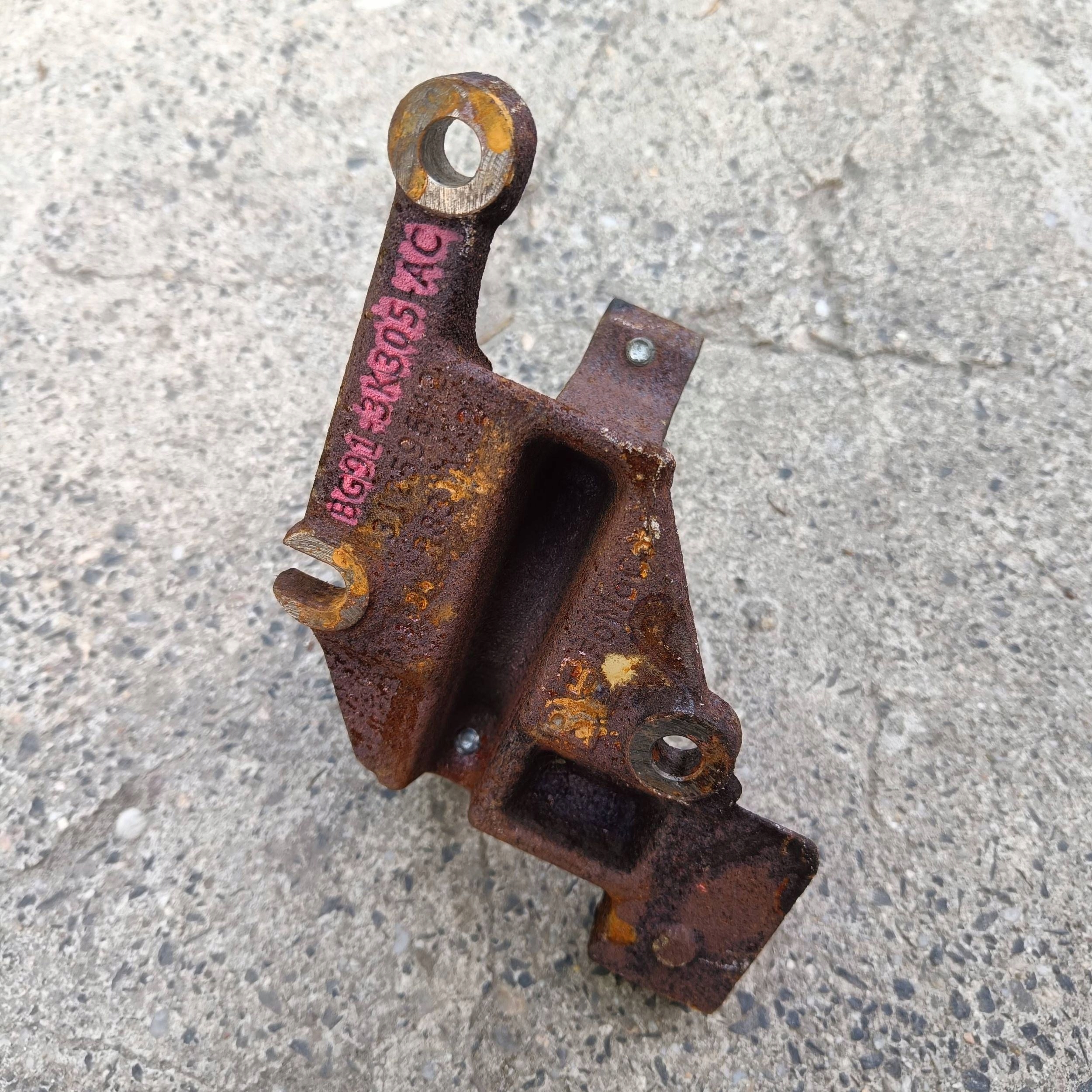 Ford Kuga MK2 1.5 petrol 2014 console / holder cams