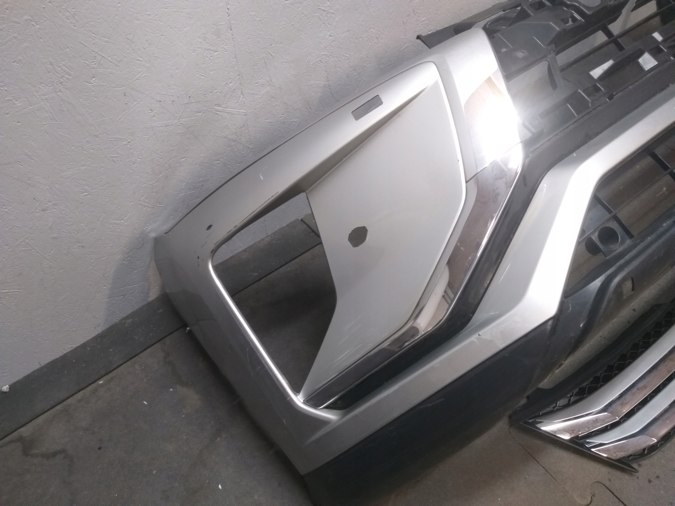 Pare choc Avant MITSUBISHI ECLIPSE CROSS