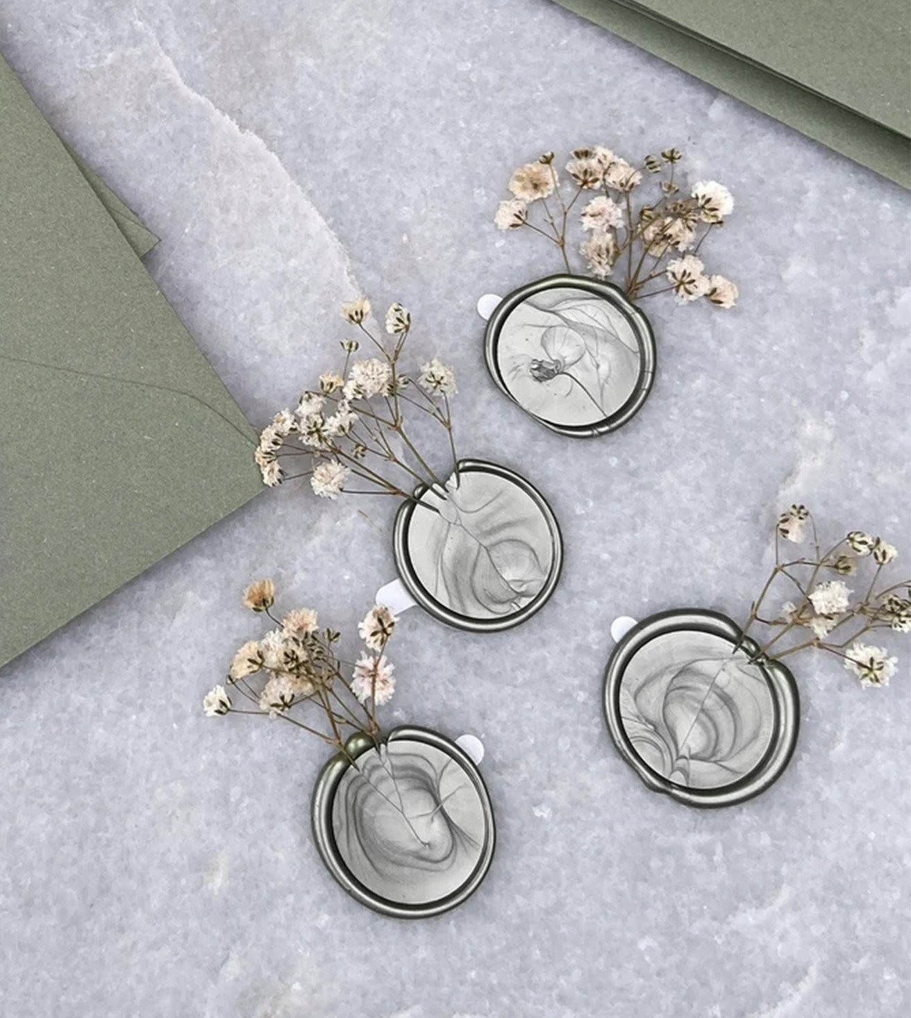 Odbicia lakowe z gałązkami roślinami gipsówka, dmuszek lub paproć Marka inny