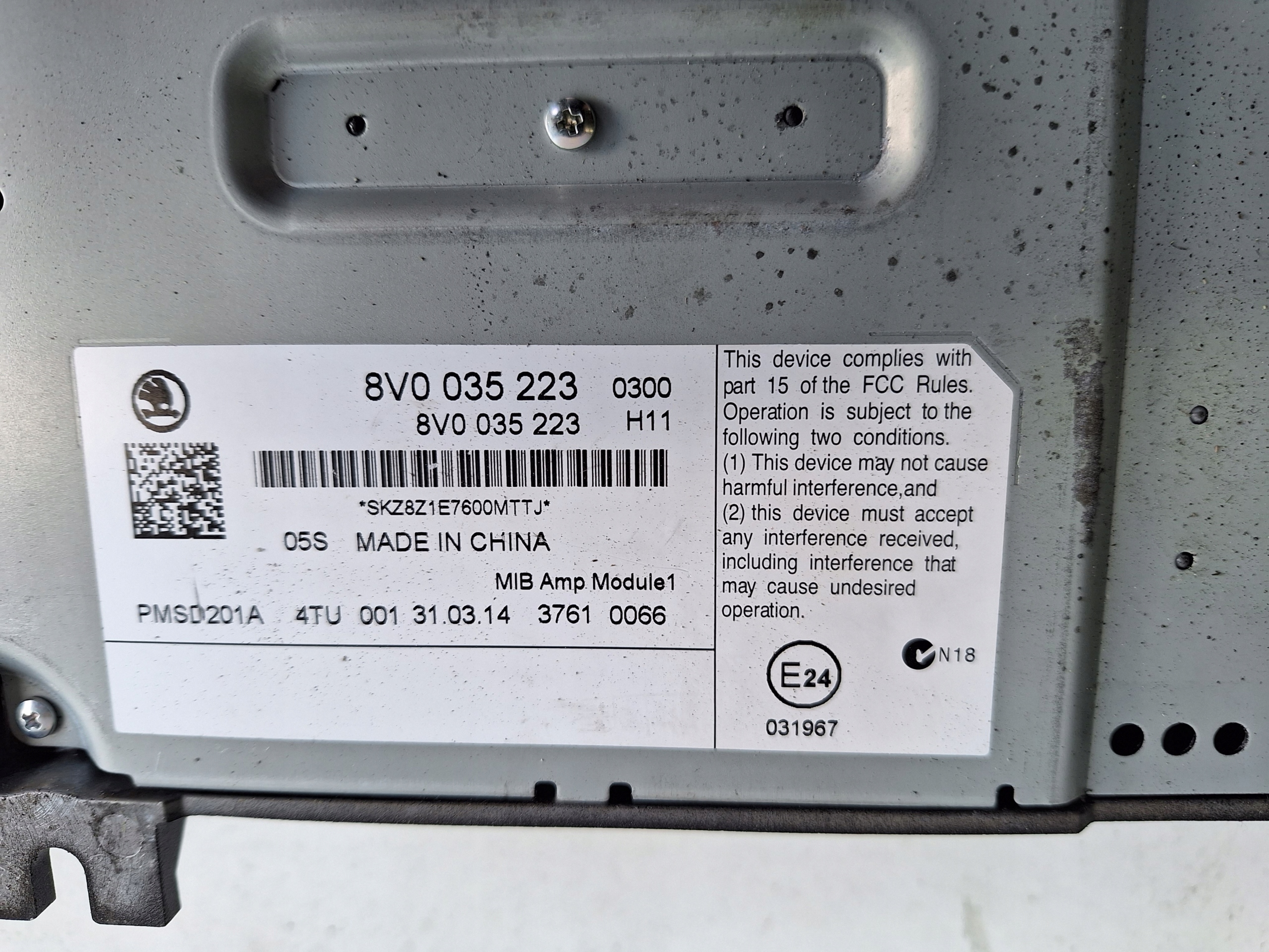 VW SEAT SKODA AUDI amplifier 8V0035223