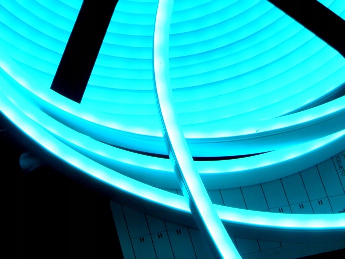 NKOLO NEON LED FLEX SYMBOL KOŁA STEROWEGO 460X515M Waga produktu z opakowaniem jednostkowym 3 kg