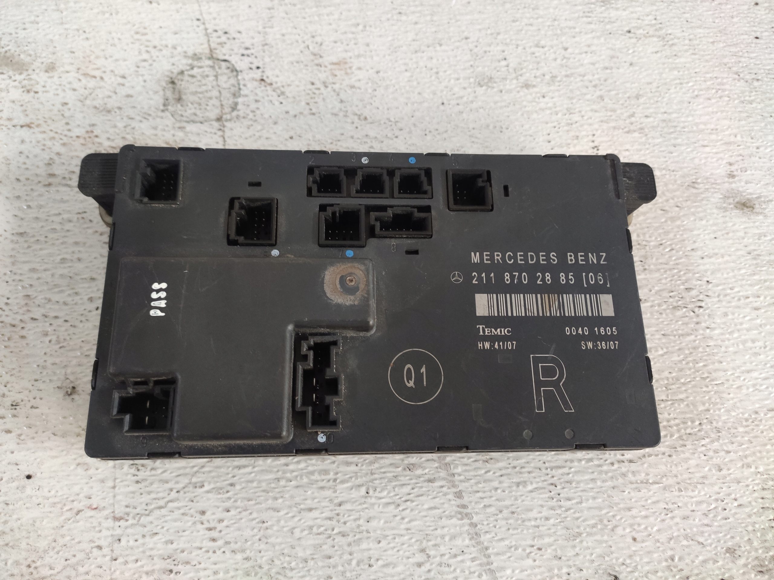 2118702885 - MERCEDES W211 лифт модуль передней левой двери