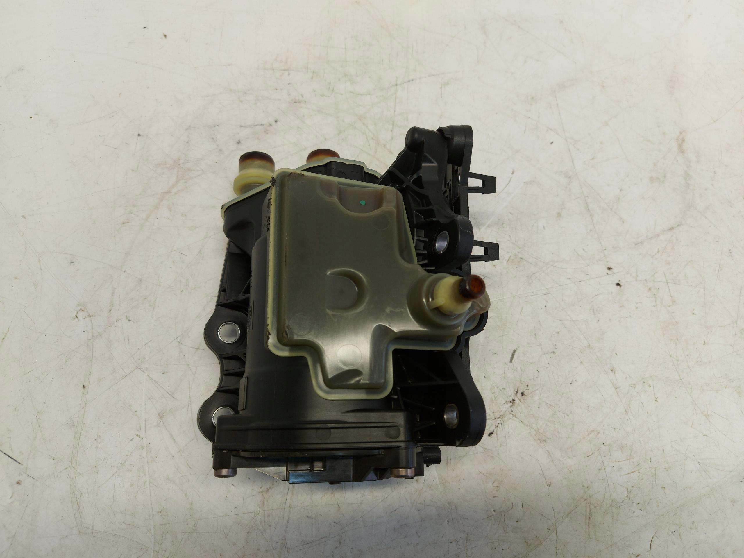 BMW U06 220d SEPARATOR ODDZIELACZ olio 8470497