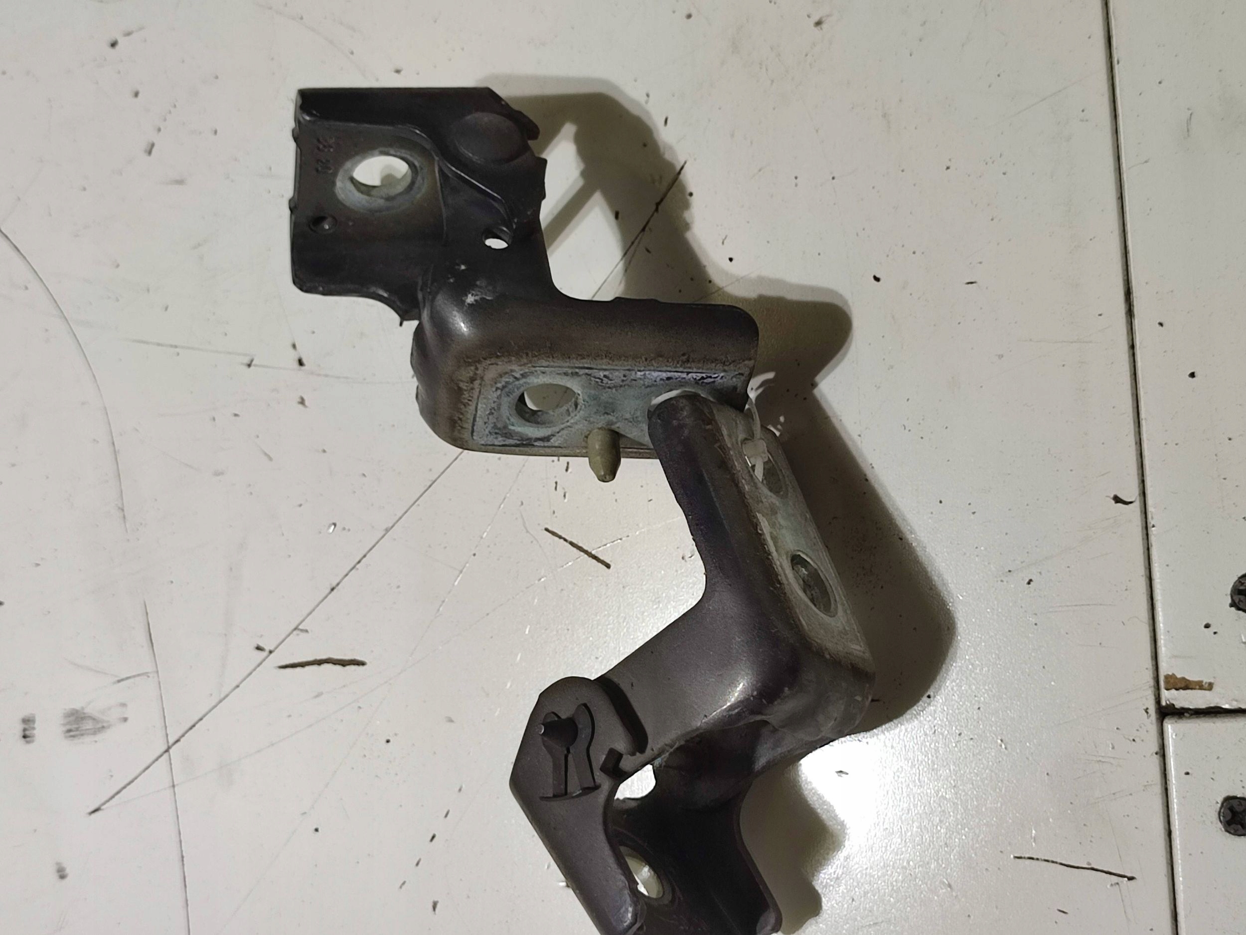 Peugeot 2008 II 2020 front side left hinges door przednich