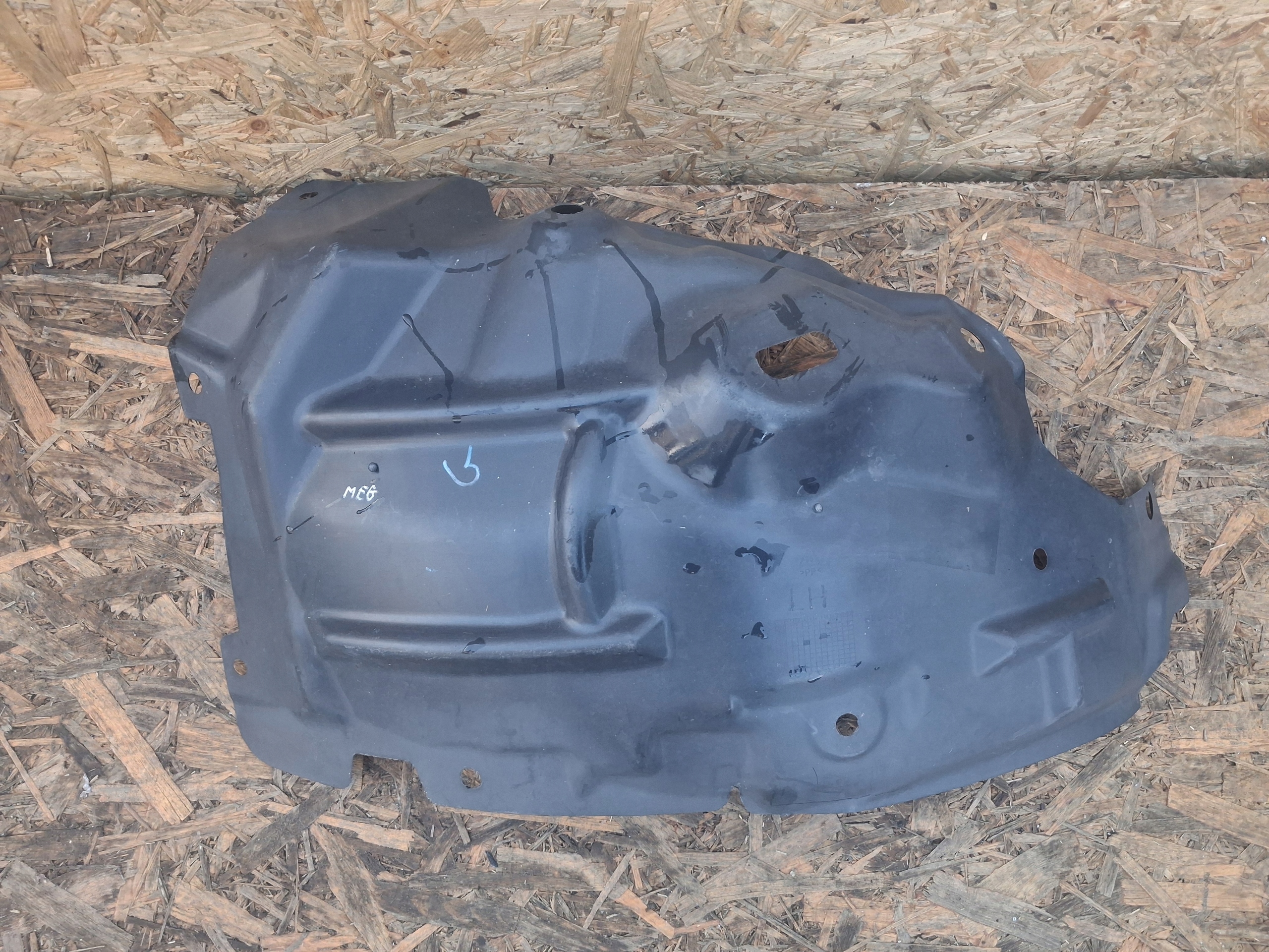 mudguard left front RENAULT MEGANE IV 638456610R