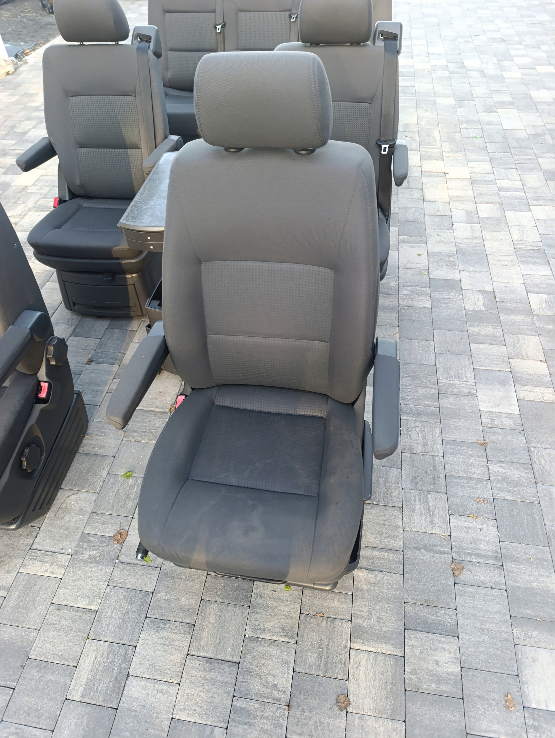 VW T5 T6 MULTIVAN seats front front Z PODLOKIETNIKAMI ANTRACYT