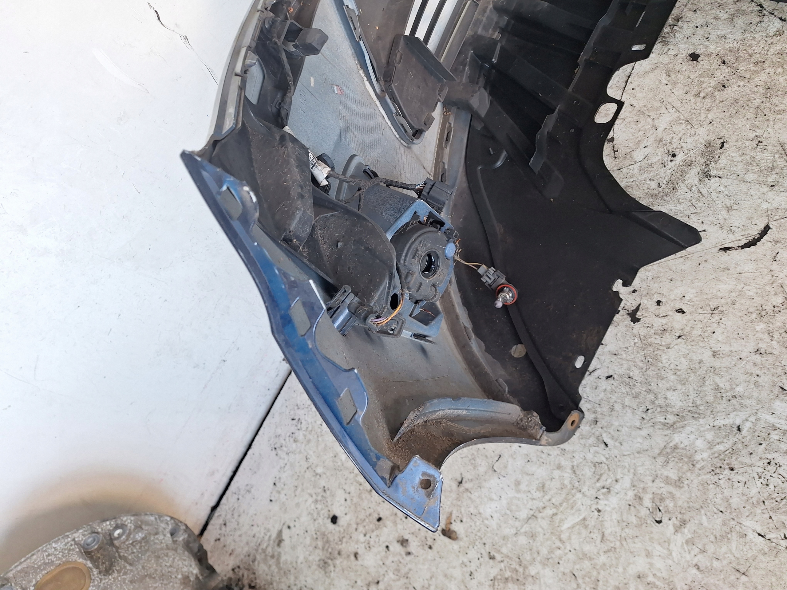 FORD C-MAX MK2 11-14 bumper + PDC