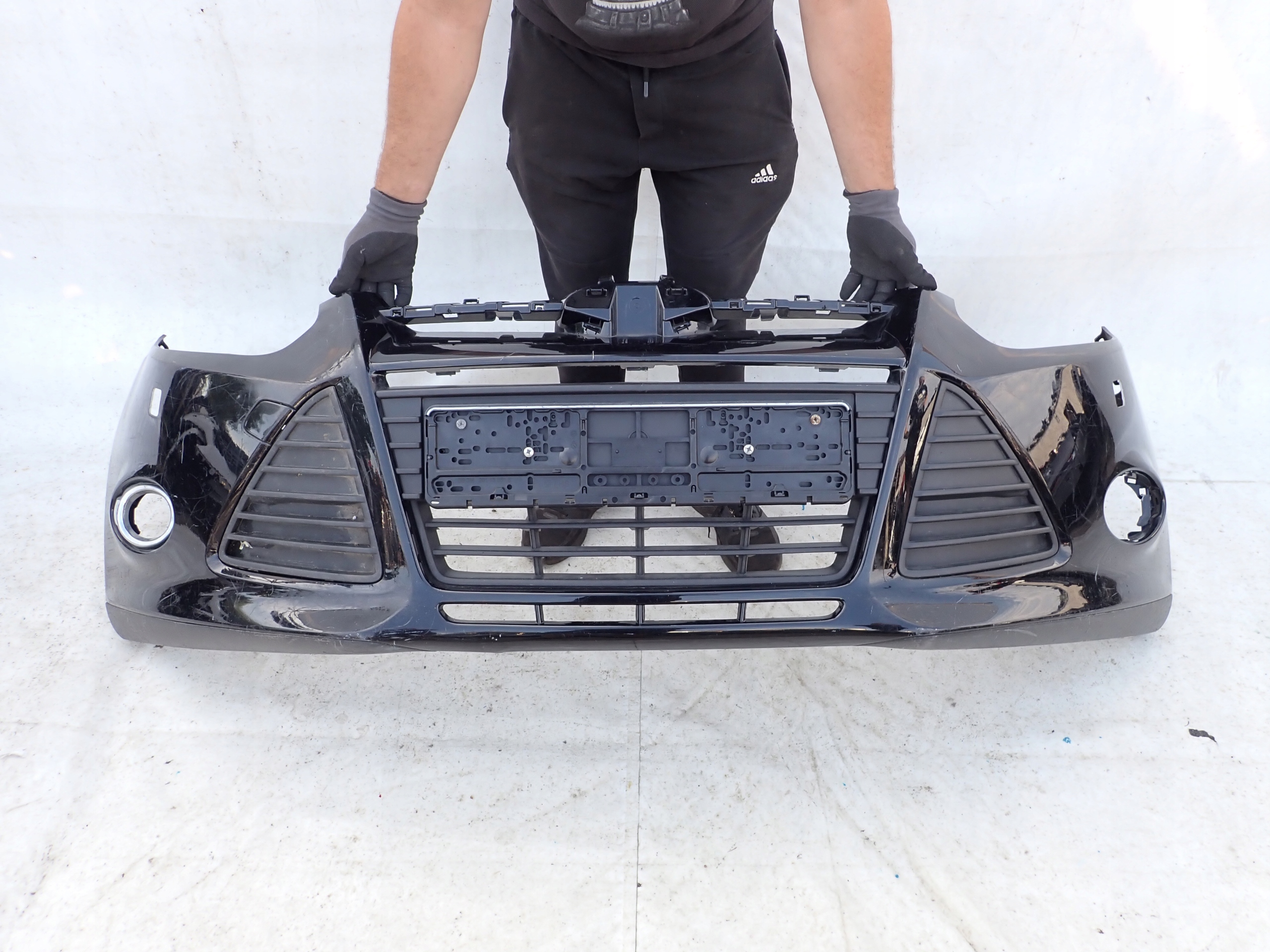 FORD FOCUS III MK3 10-14 bumper front PDC SPR