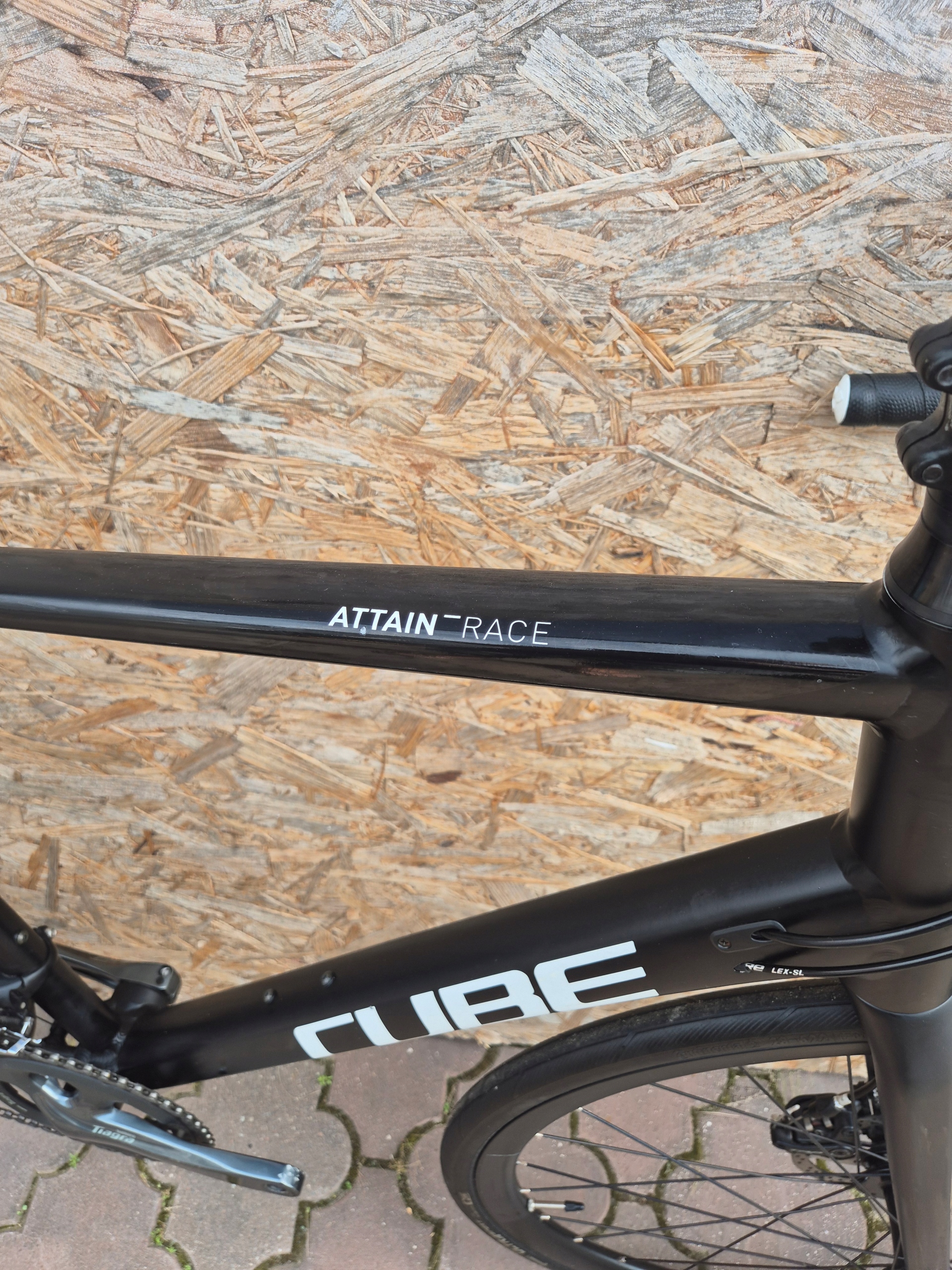 Rower szosowy Cube Attain Race black/white 60cm