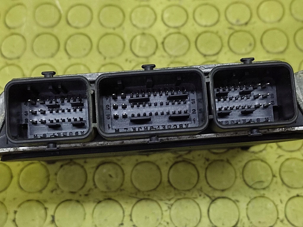 PEUGEOT 206 1.2 control unit of the engine 9644041780