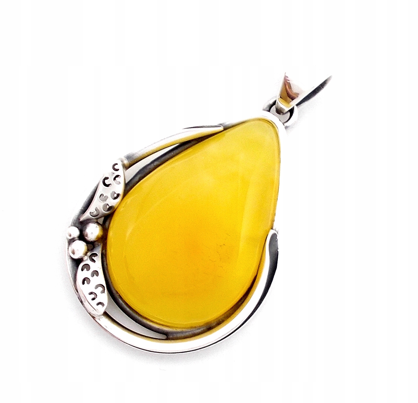 Přívěsek z jantaru a stříbra 925