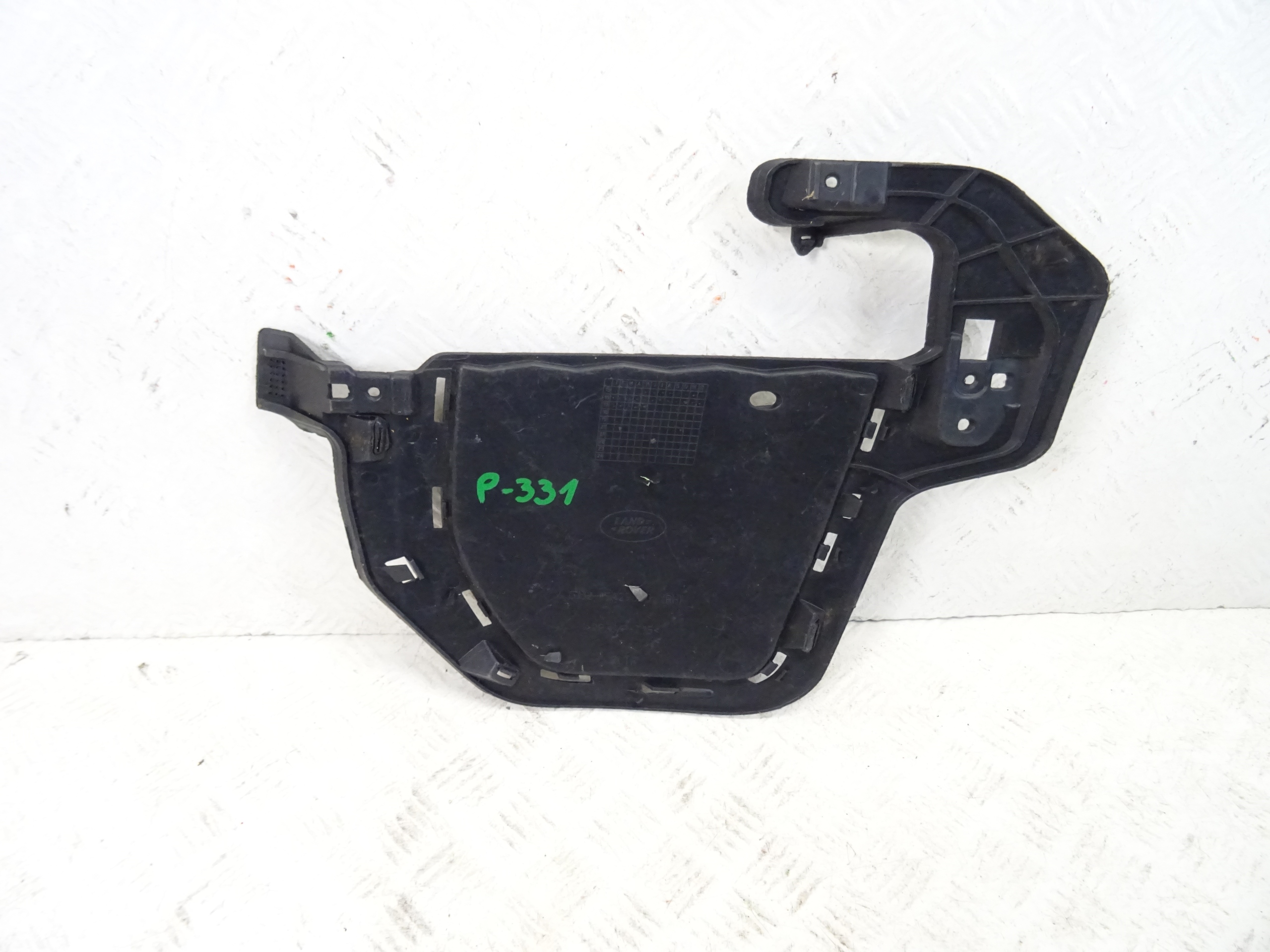 grid of a bumper front front right RANGE ROVER EVOGUE GJ32-15A299-B