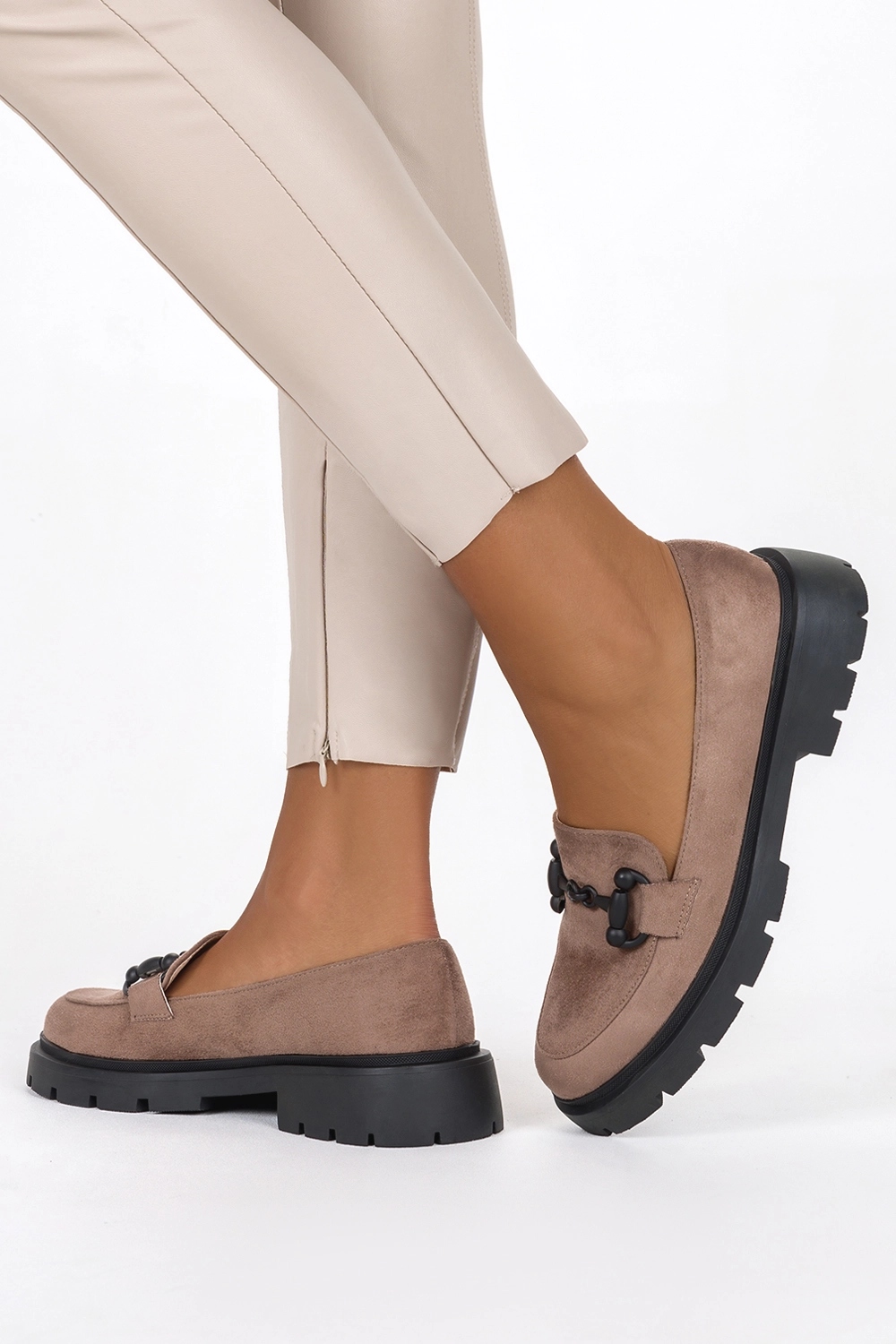 MOKASYNY PÓŁBUTY KLASYCZNE DAMSKIE Z OZDOBNĄ SPRZĄCZKĄ WSUWANE LEKKIE r 39 Rozmiar 39