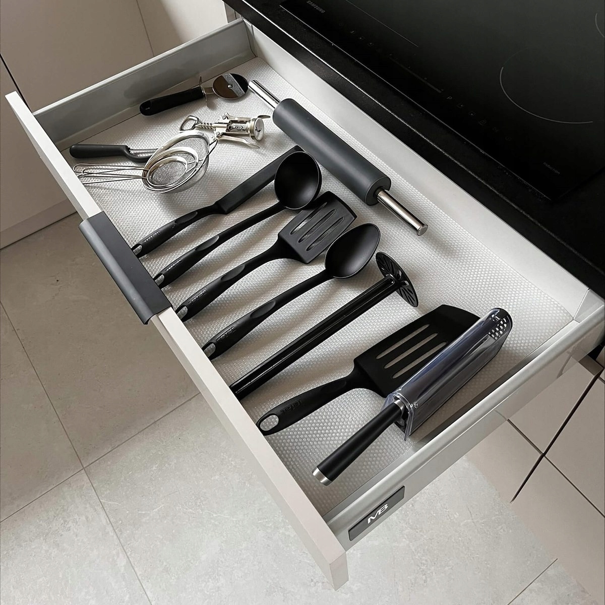 MATA ANTYPOŚLIZGOWA DO SZUFLAD SZAFEK OCHRONNA DUŻA ROLKA PLAMOODPORNA EAN (GTIN) 5907719444420