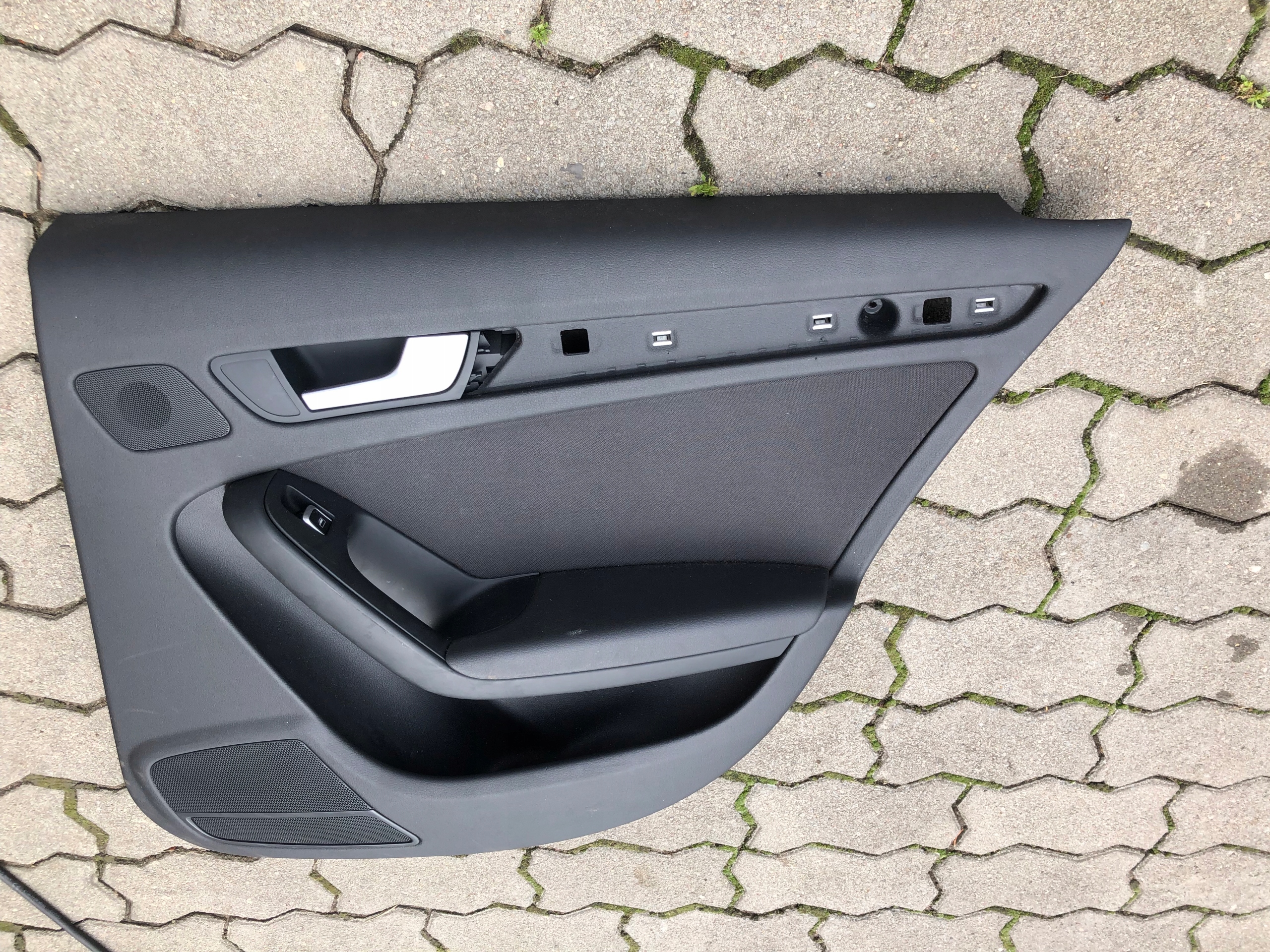 AUDI A4 B8 LIFT side upholstery right rear part 0170