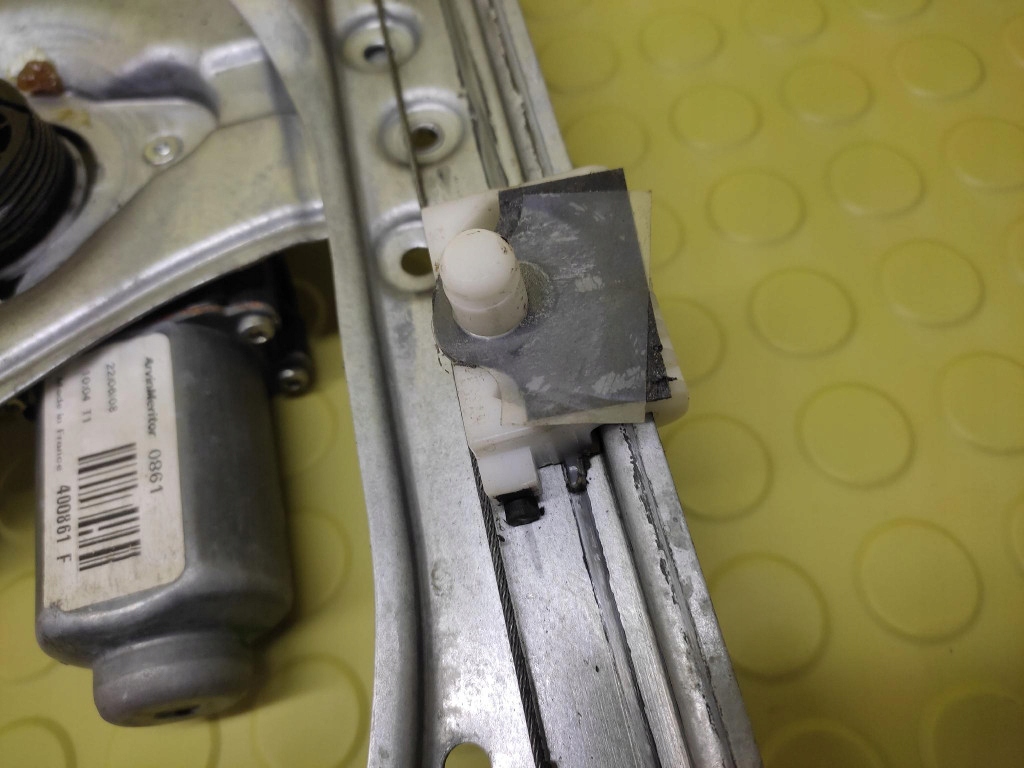 RENAULT CLIO III KOMBI window regulator right front