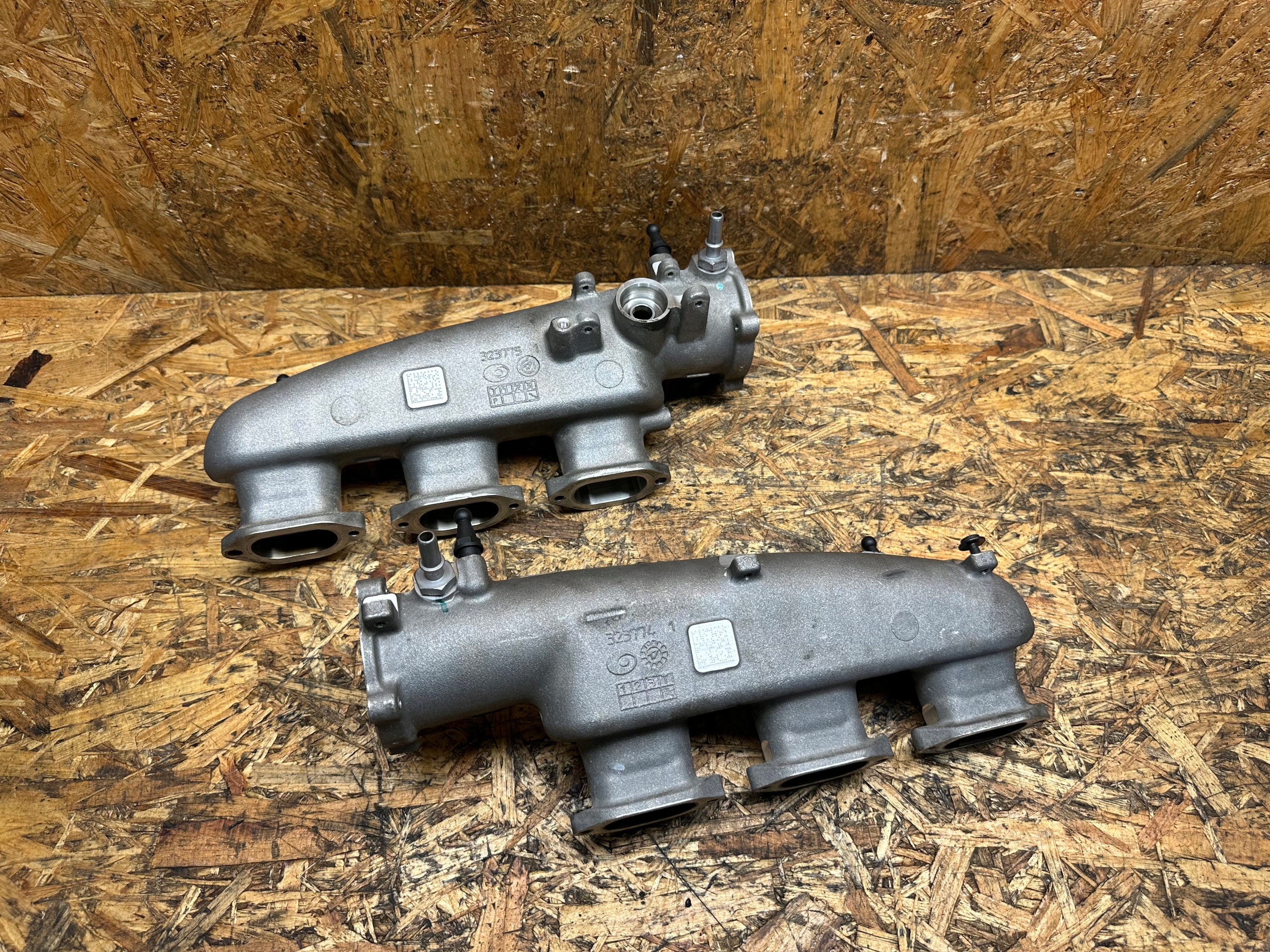 Alfa Romeo OE 323774 323775