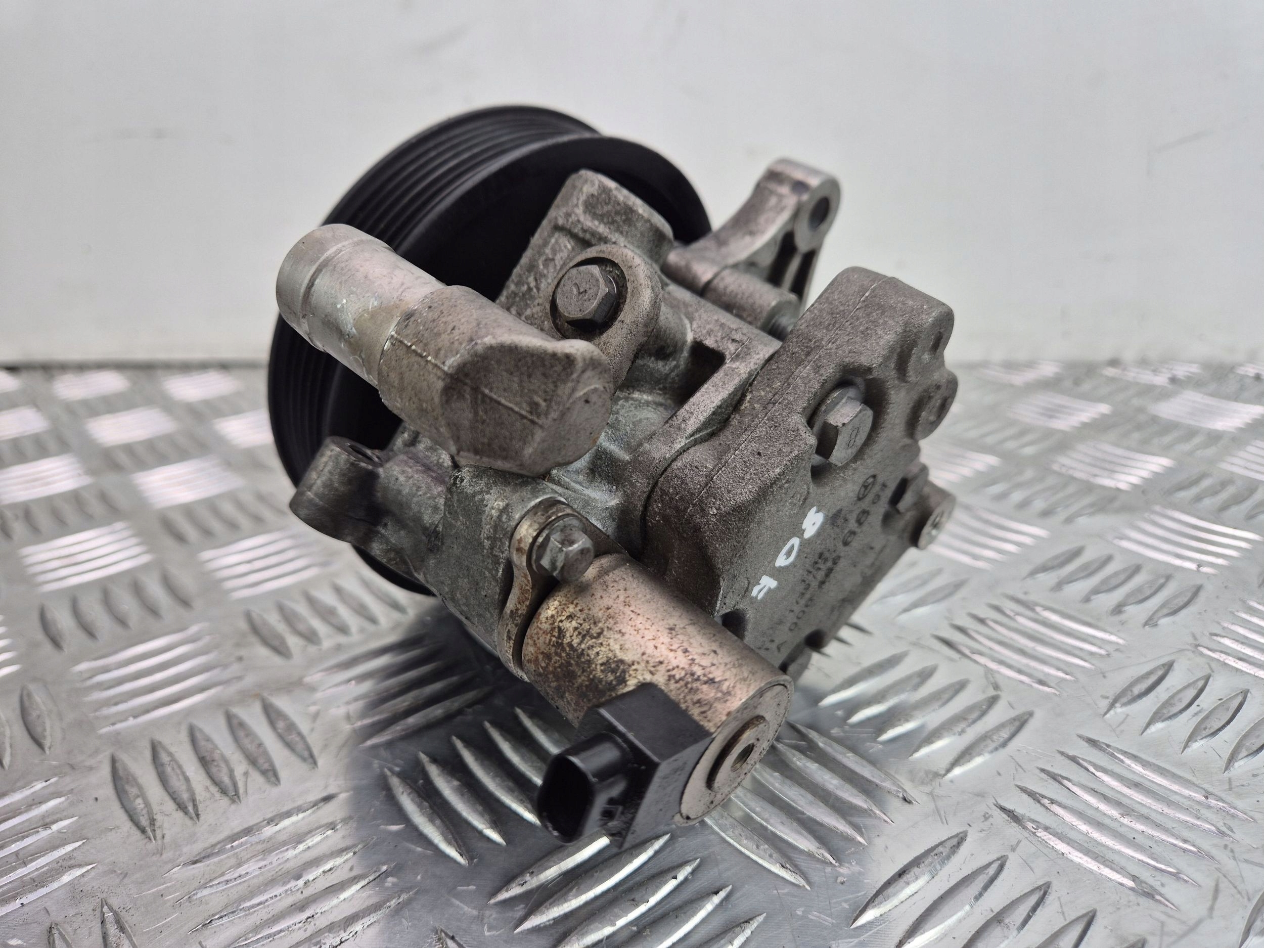 Mercedes E200 CGI W212 Pompa servosterzo A0064666801 271.820
