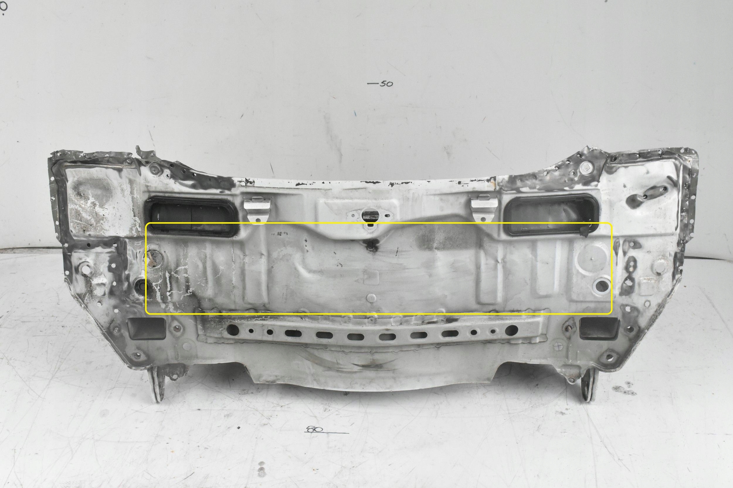 PAS TYLNY WANNA PODŁOGA TOYOTA AYGO II 068 14-