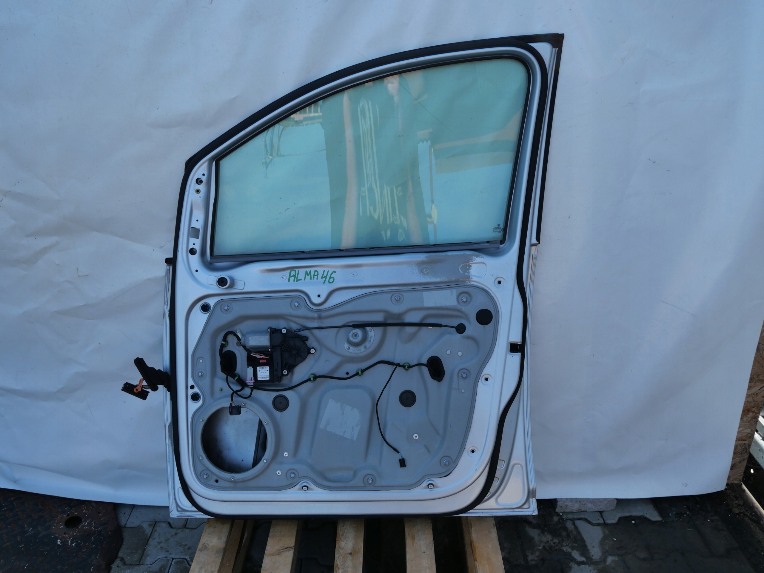 VW TOURAN front right door