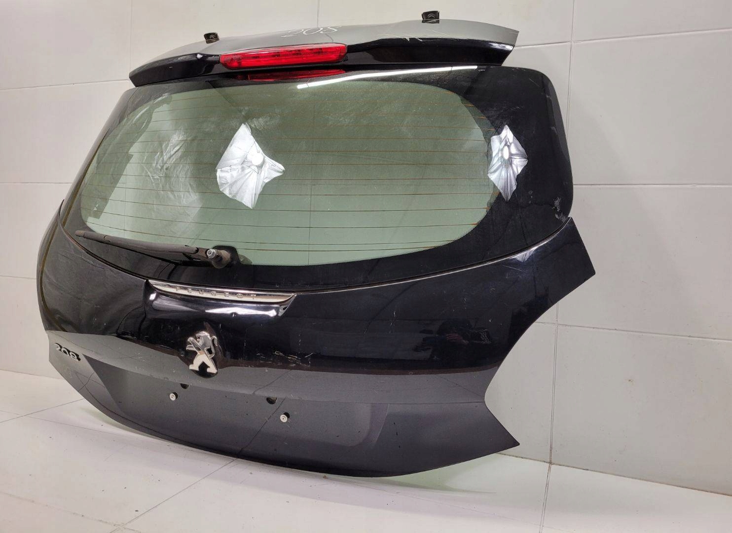rear trunk door boot Peugeot 208 2015
