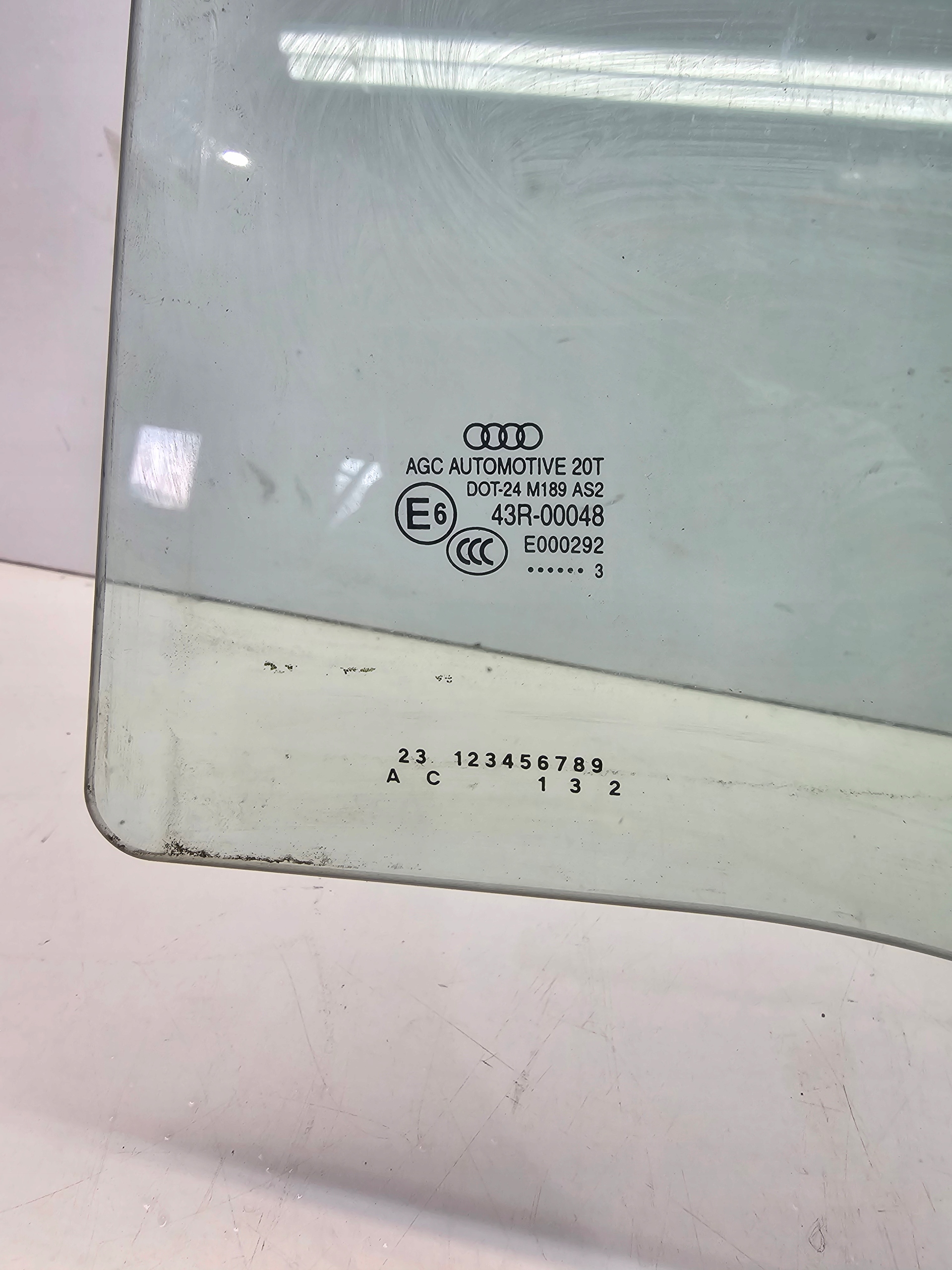 window door left rear part AUDI Q3 8U 2013R