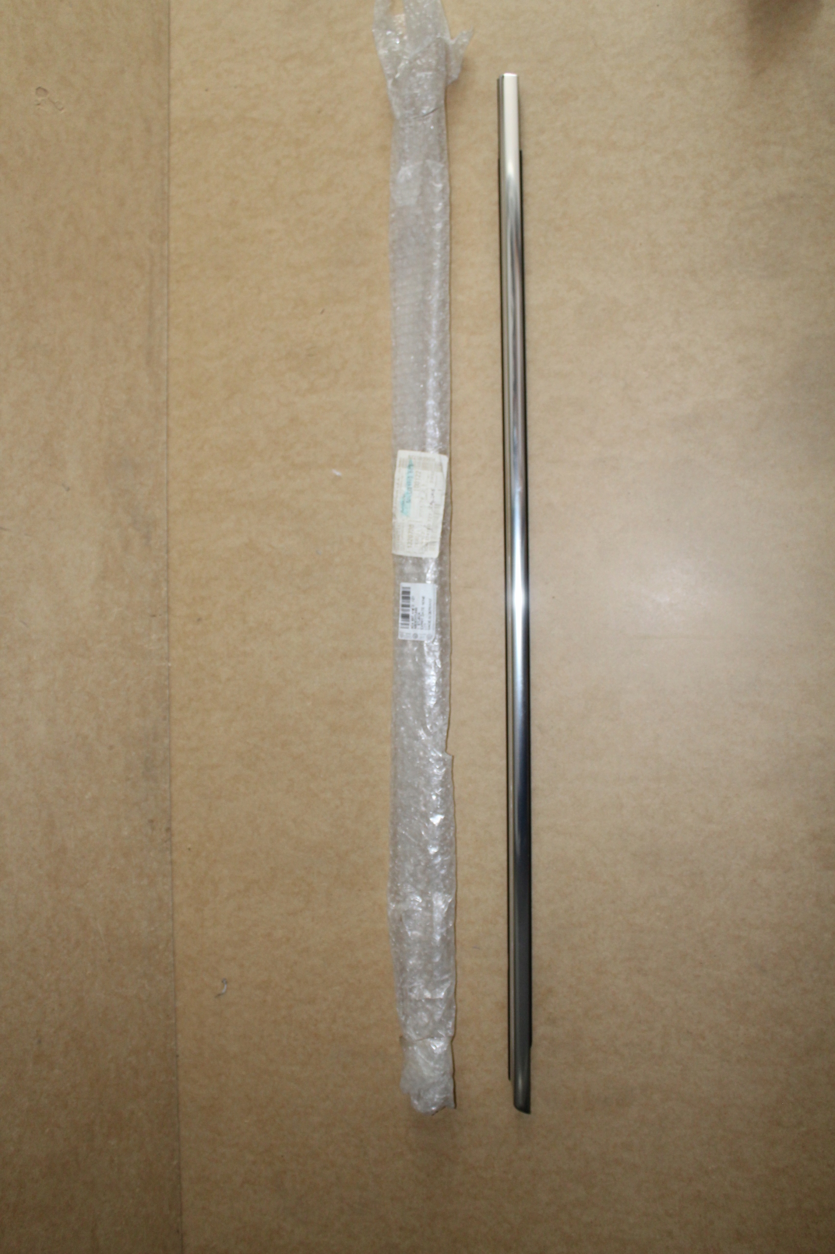 3C4837476D - Хромированная накладка R-передняя VW PASSAT B6 B7