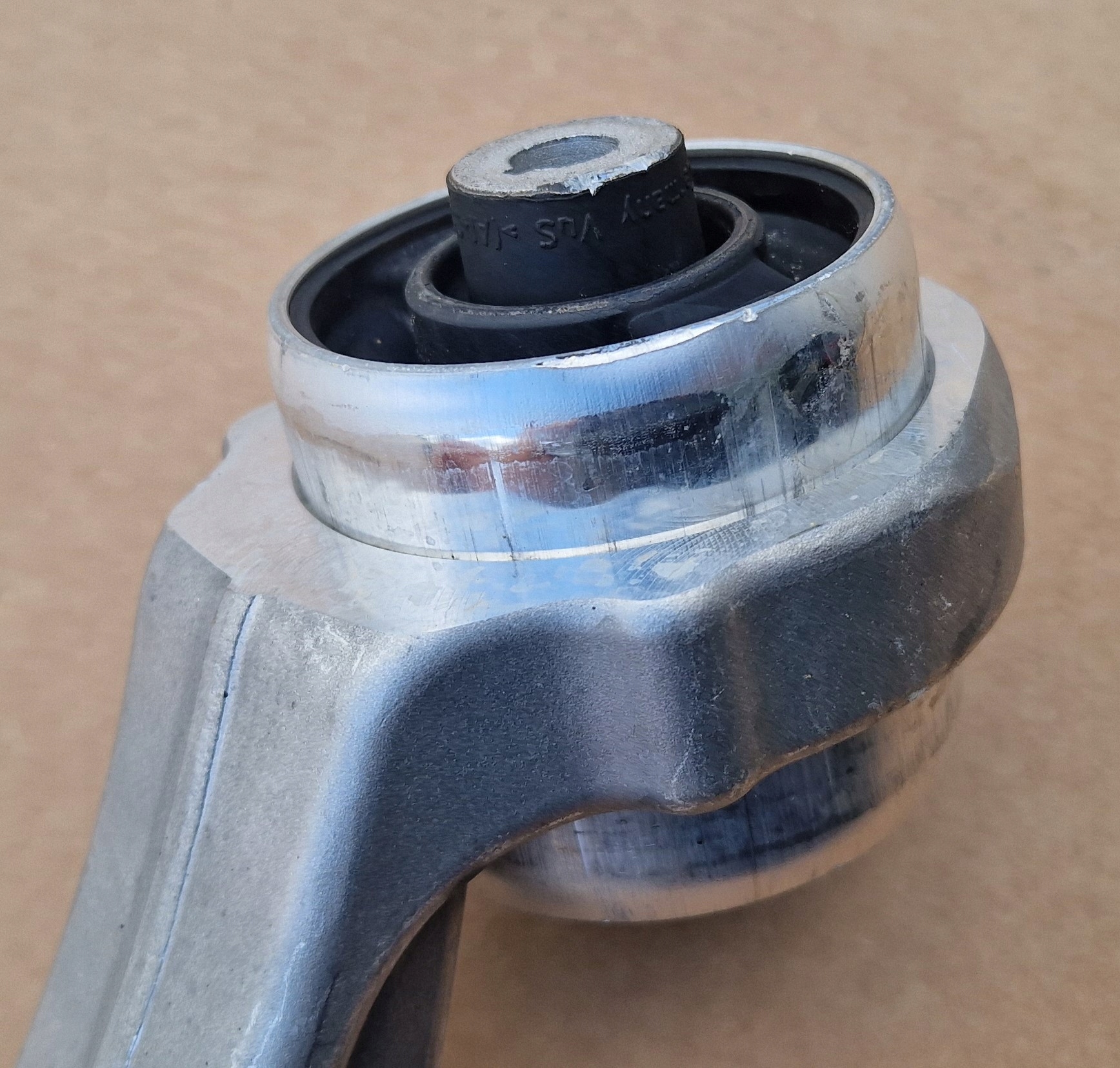 arm front right AUDI A6 Q5 80A407696D original as new