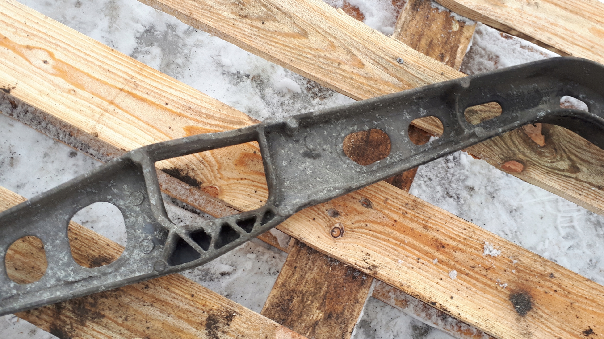A4 B8 sider engine mount 8K0199521C A5 8T