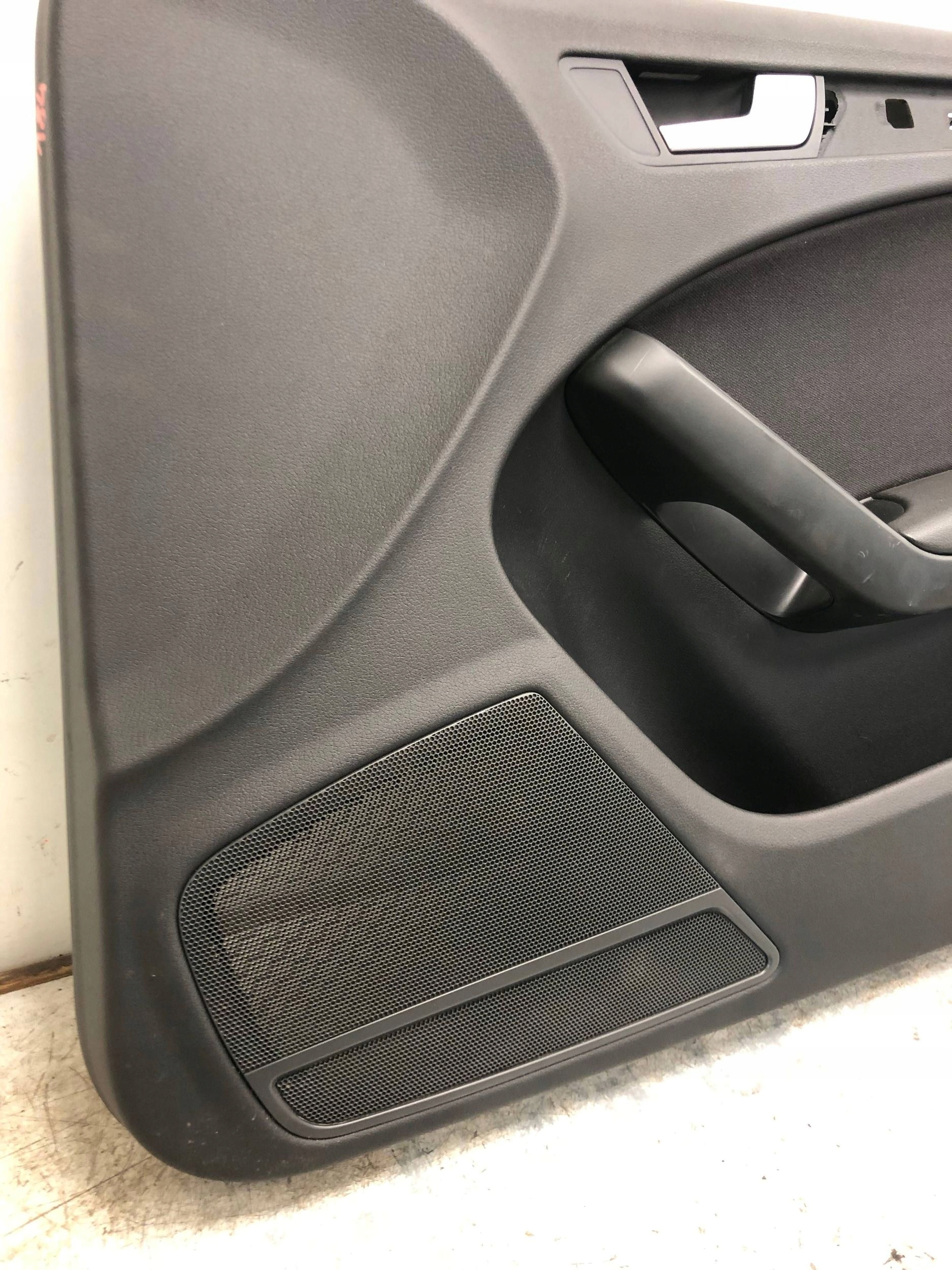 side door right front AUDI A4 B8 LIFT KOMBI 8K1867106