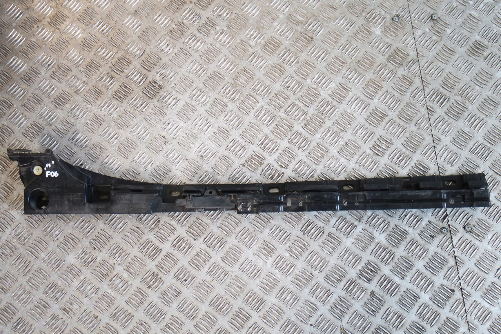 LEWY SLIZG PROGOWY BMW M M6 F06 7276350