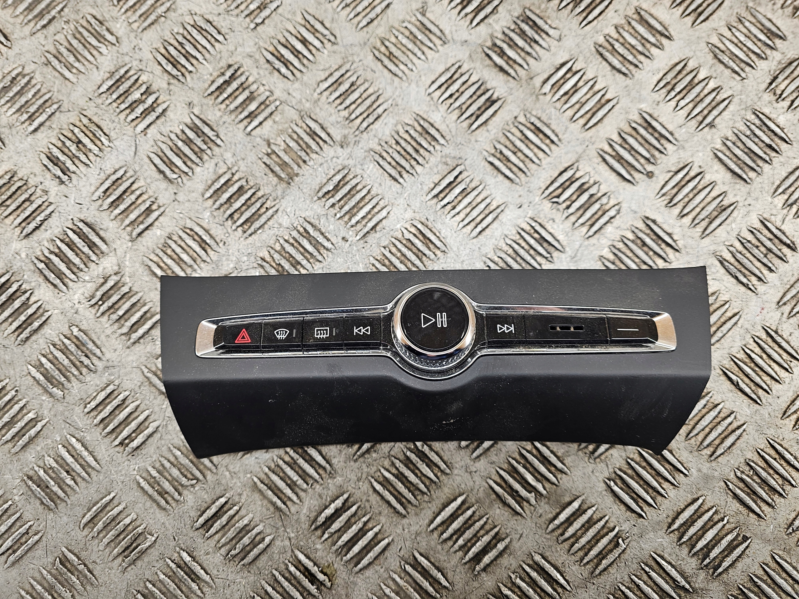control panel radia button of warning lights Volvo V90 XC60 P31398845