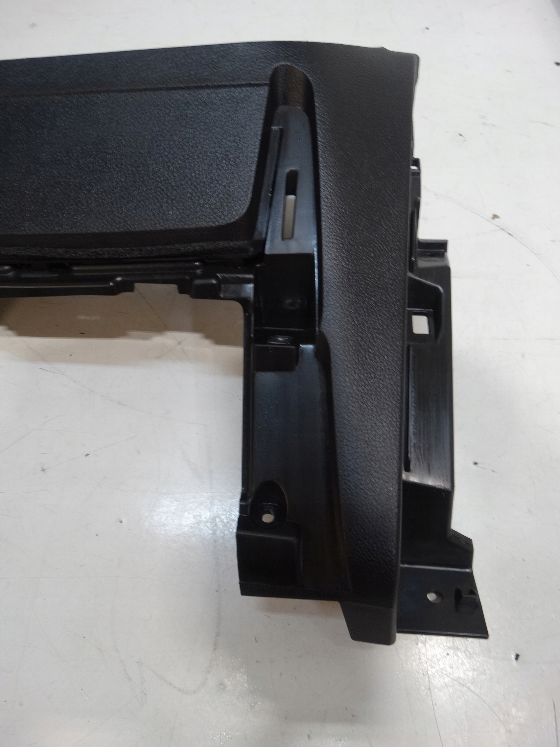 Châssis Couvre du tableau de bord Console KIA CARENS IV 84746-A4000