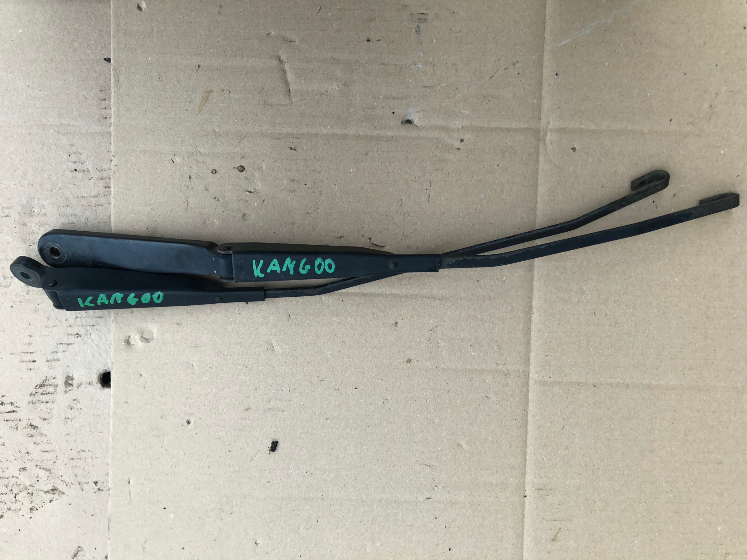 RAMIĘ RAMIONA WYCIERACZEK RENAULT KANGOO 1998-2008 8200158098 8200158096