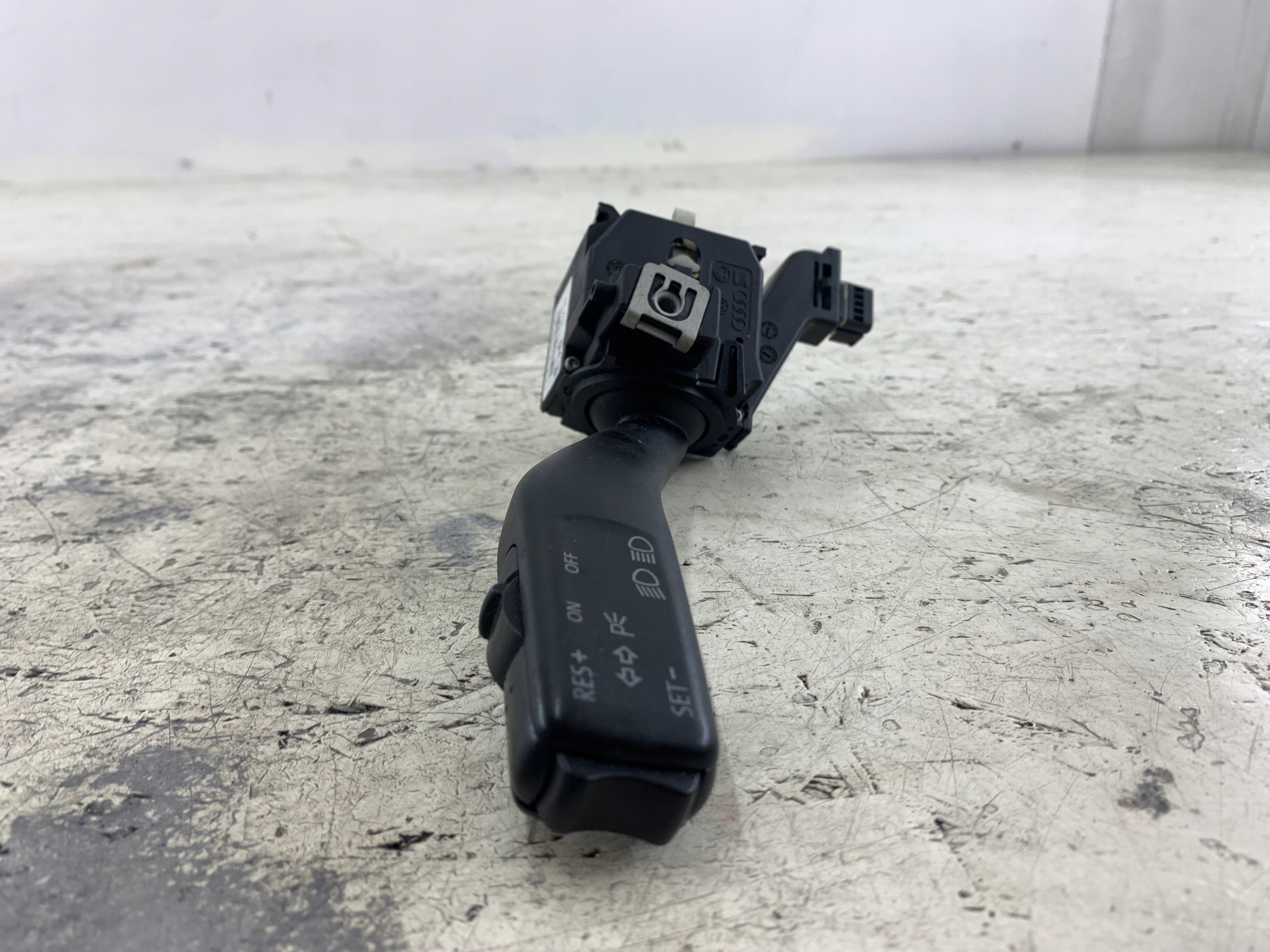 VW TOURAN et Bouton MANETKA Indicateurs de direction 1K0953513A