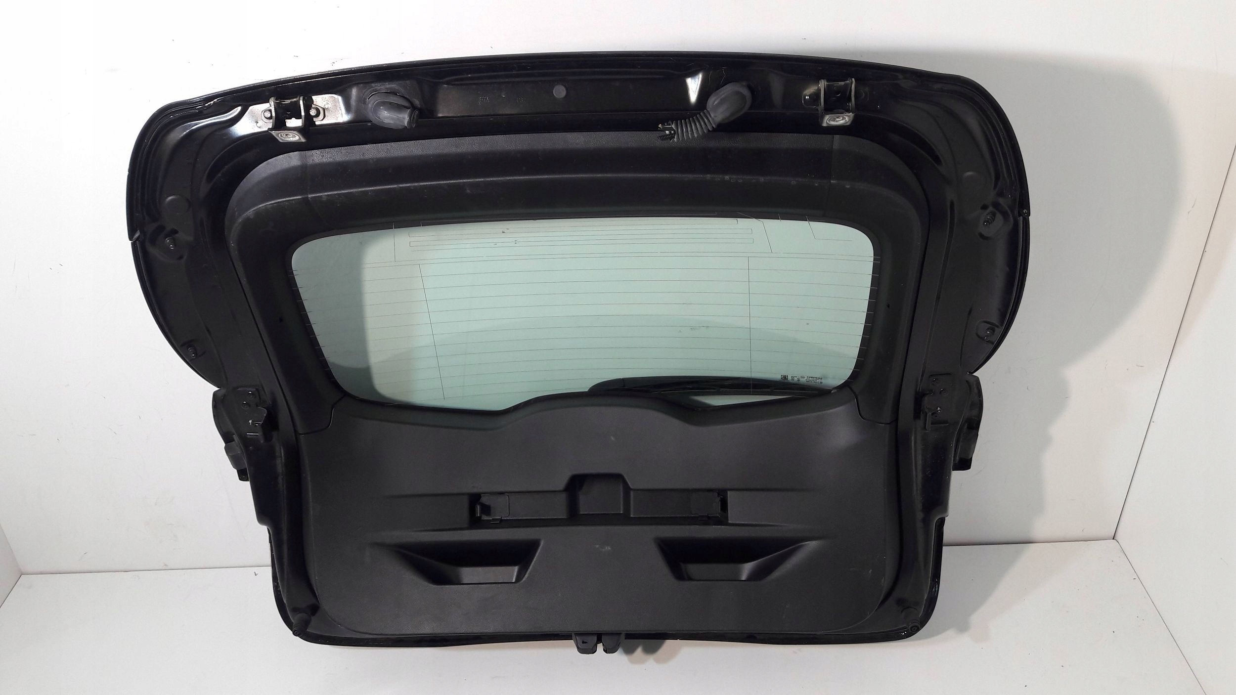 Alfa Romeo Tonale rear trunk door 1(H144)
